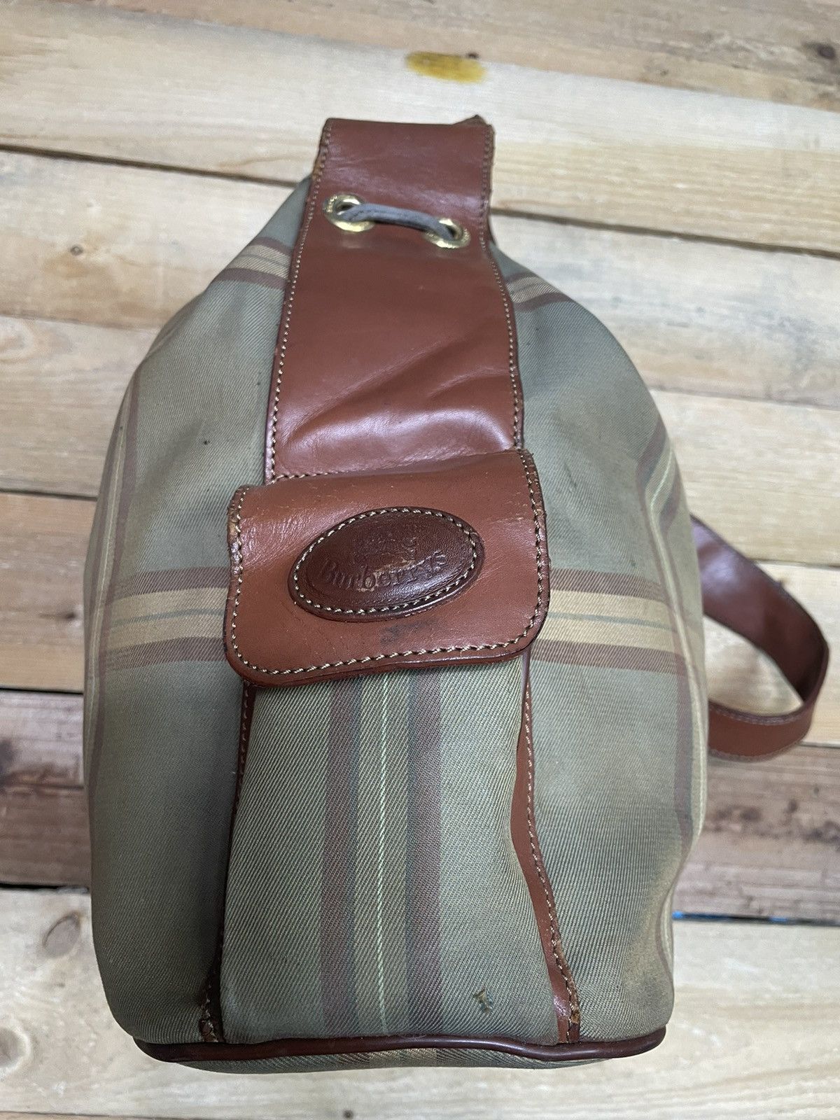 Burberry Authentic Vintage BURBERRY Bucket Shoulder Bag Size ONE SIZE - 16 Thumbnail