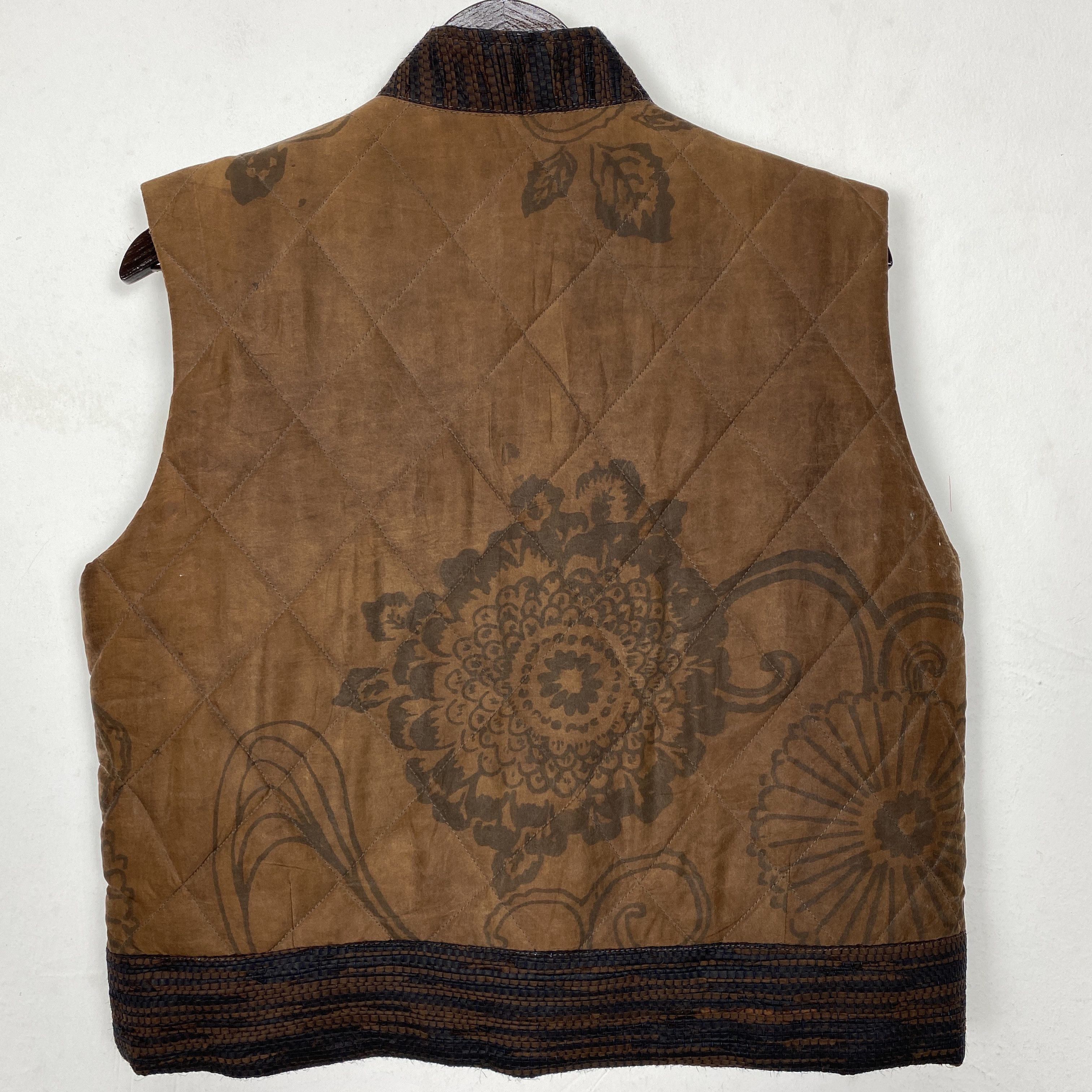 Japanese Brand Vintage Japanese Brand Quilted Art Floral Design Vest Size US M / EU 48-50 / 2 - 4 Thumbnail