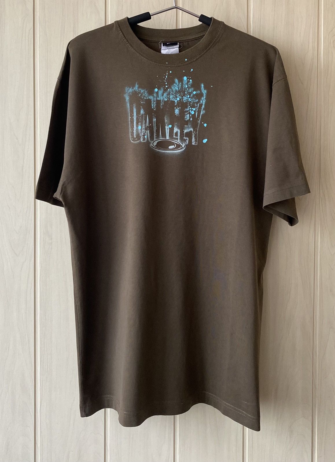 Oakley Oakley middle logo paint splatter t-shirt Size US L / EU 52-54 / 3 - 1 Thumbnail