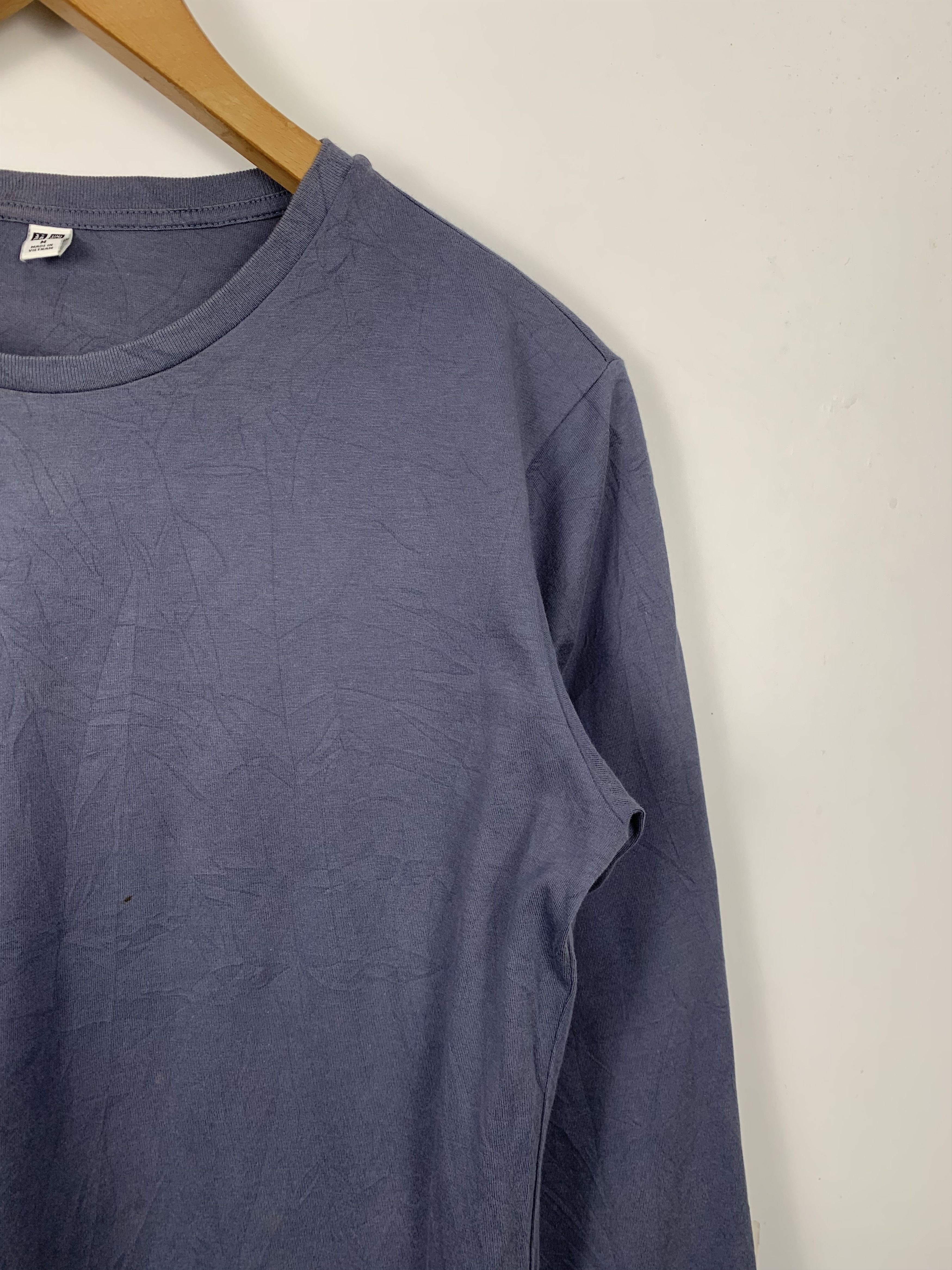 Uniqlo Vintage Uniqlo Long Sleeve T shirt Sunfaded J0524 Size US S / EU 44-46 / 1 - 4 Thumbnail