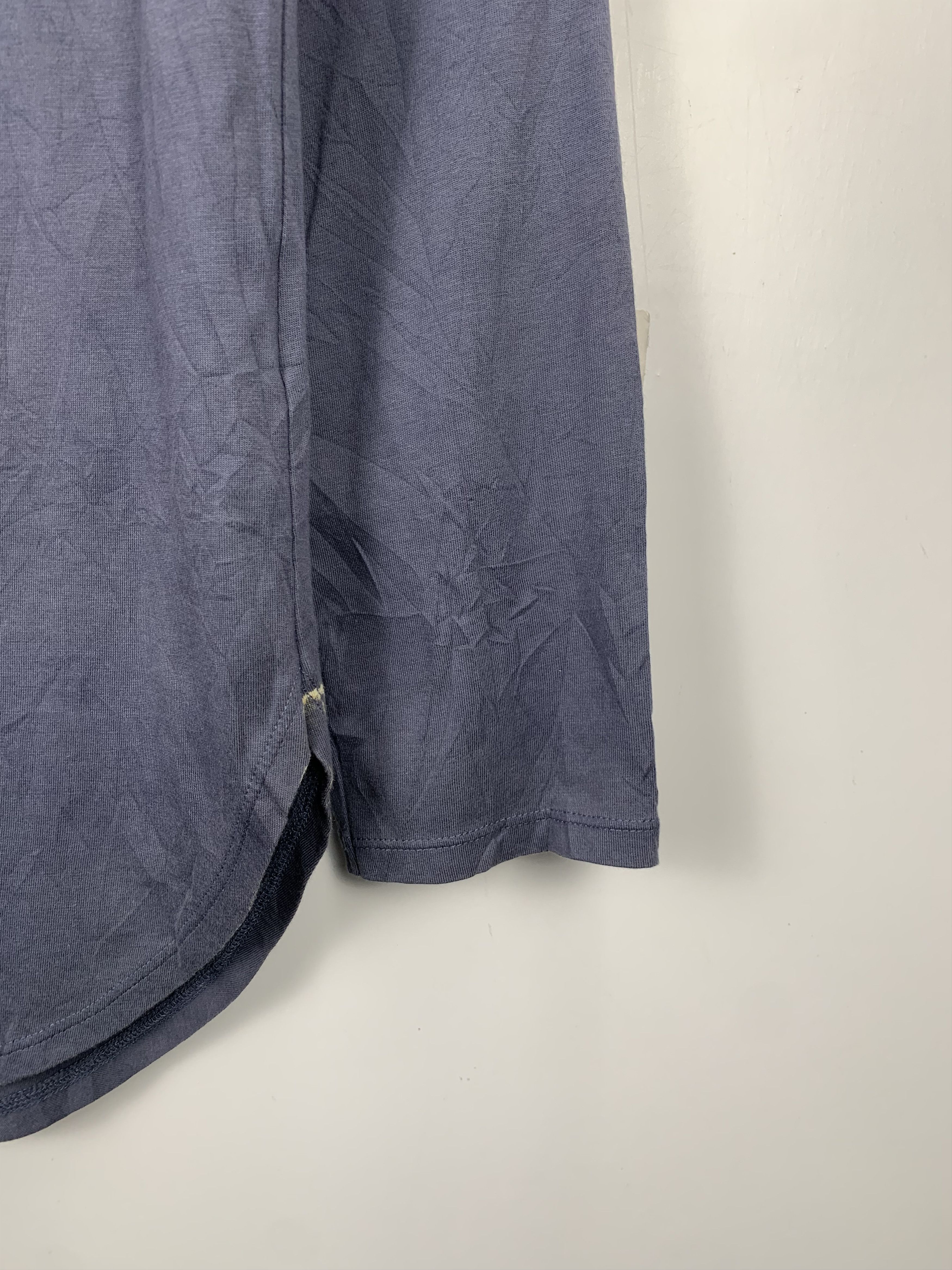 Uniqlo Vintage Uniqlo Long Sleeve T shirt Sunfaded J0524 Size US S / EU 44-46 / 1 - 3 Thumbnail