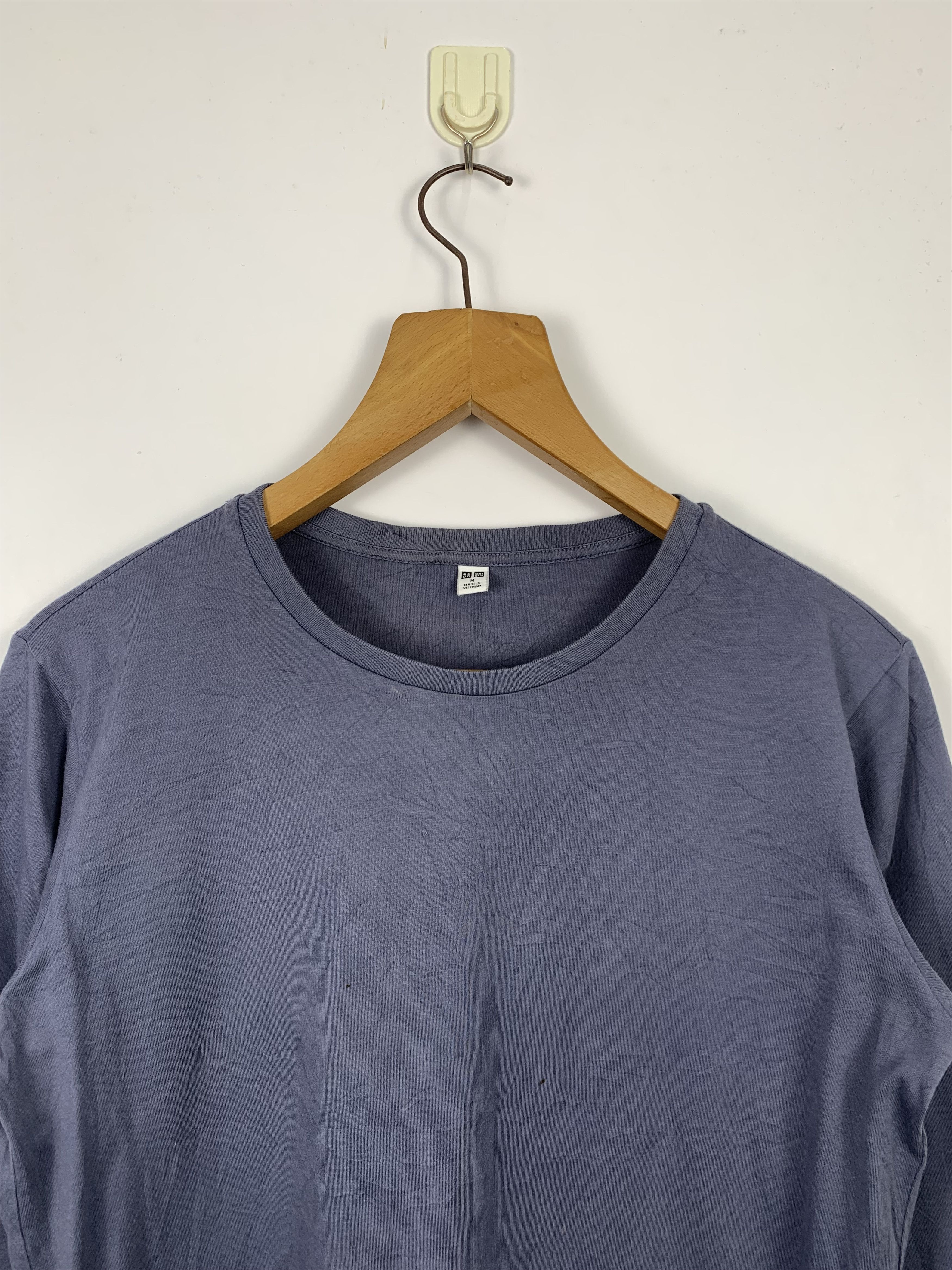 Uniqlo Vintage Uniqlo Long Sleeve T shirt Sunfaded J0524 Size US S / EU 44-46 / 1 - 2 Thumbnail