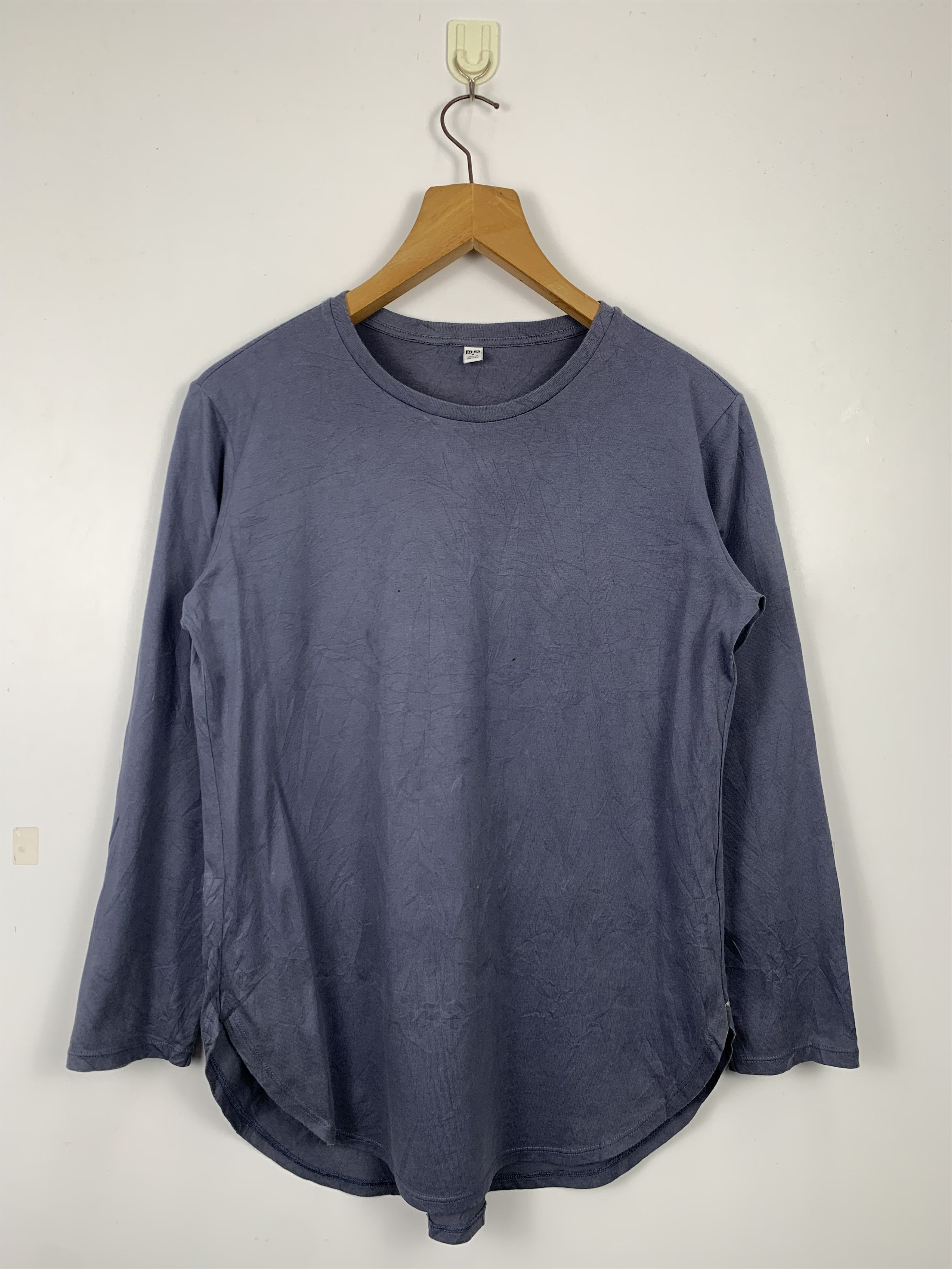 Uniqlo Vintage Uniqlo Long Sleeve T shirt Sunfaded J0524 Size US S / EU 44-46 / 1 - 1 Thumbnail