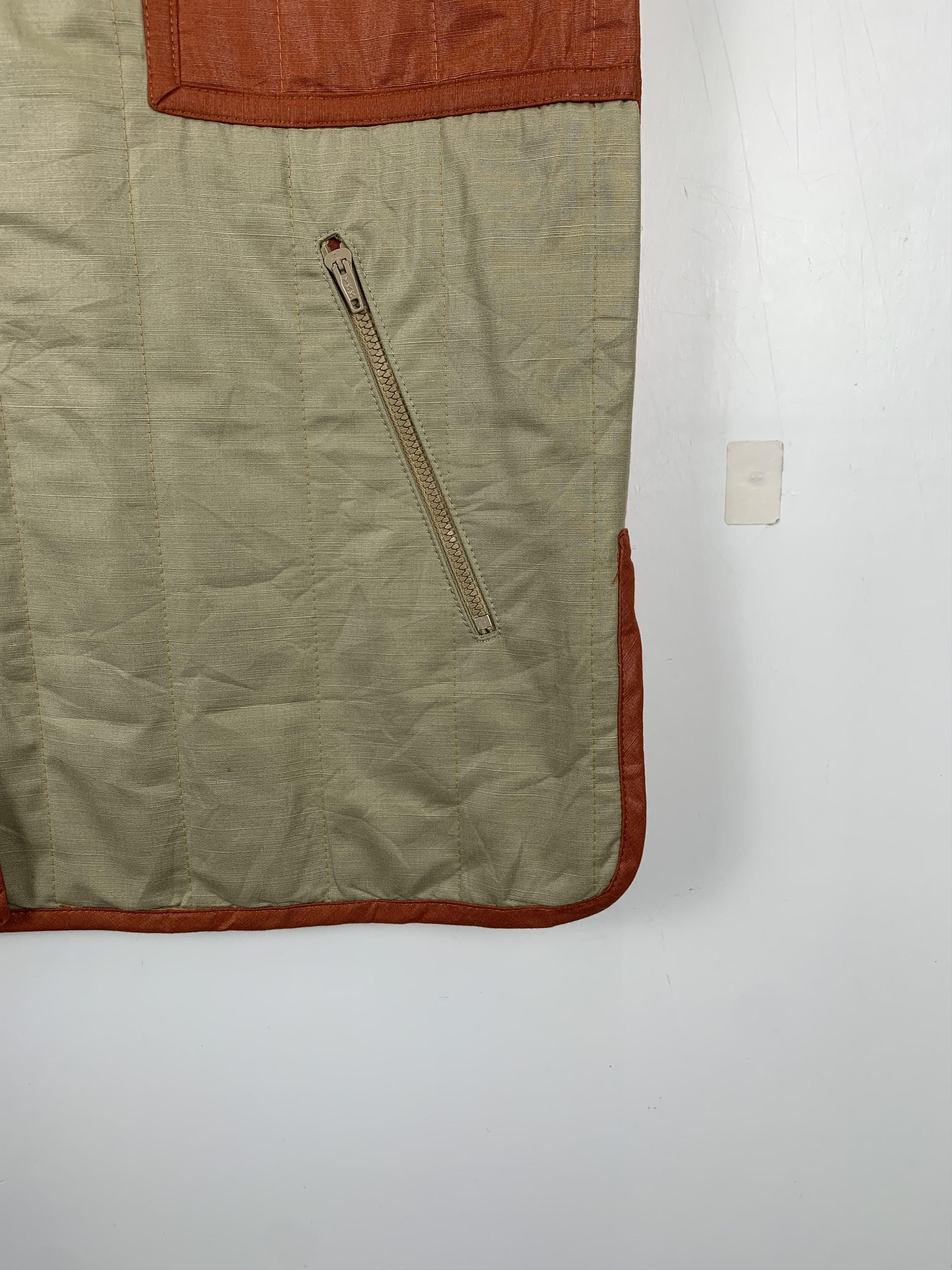 Japanese Brand Vintage LUIS MARI Puffer Button Vests Nice Design Size US S / EU 44-46 / 1 - 3 Thumbnail