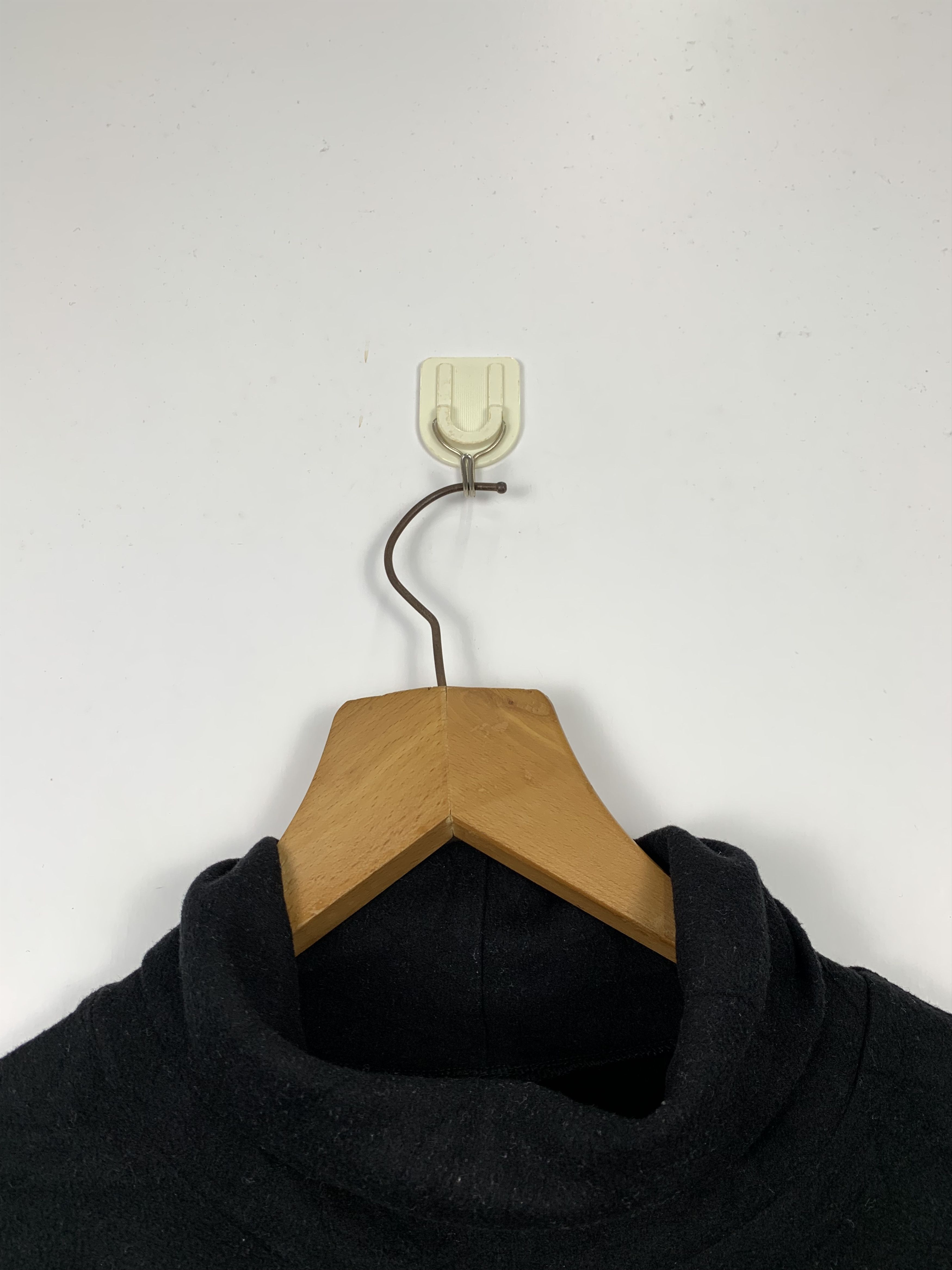 Uniqlo UNIQLO Turtle Neck Thermal Jumper J0497 Size US S / EU 44-46 / 1 - 5 Thumbnail