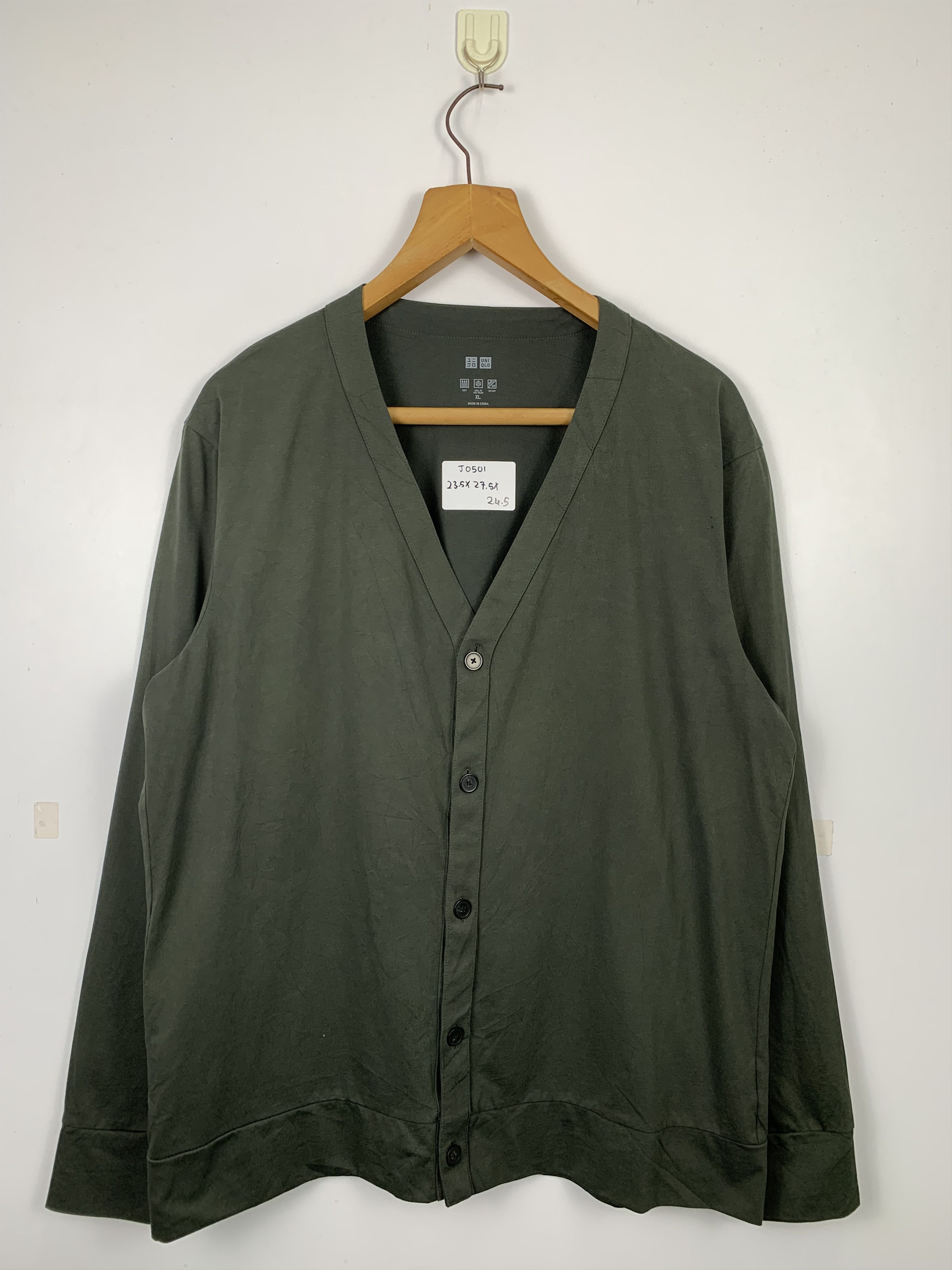 Uniqlo Vintage UNIQLO Cardigan Airism Fabric Technology J0501 Size M / US 6-8 / IT 42-44 - 1 Thumbnail