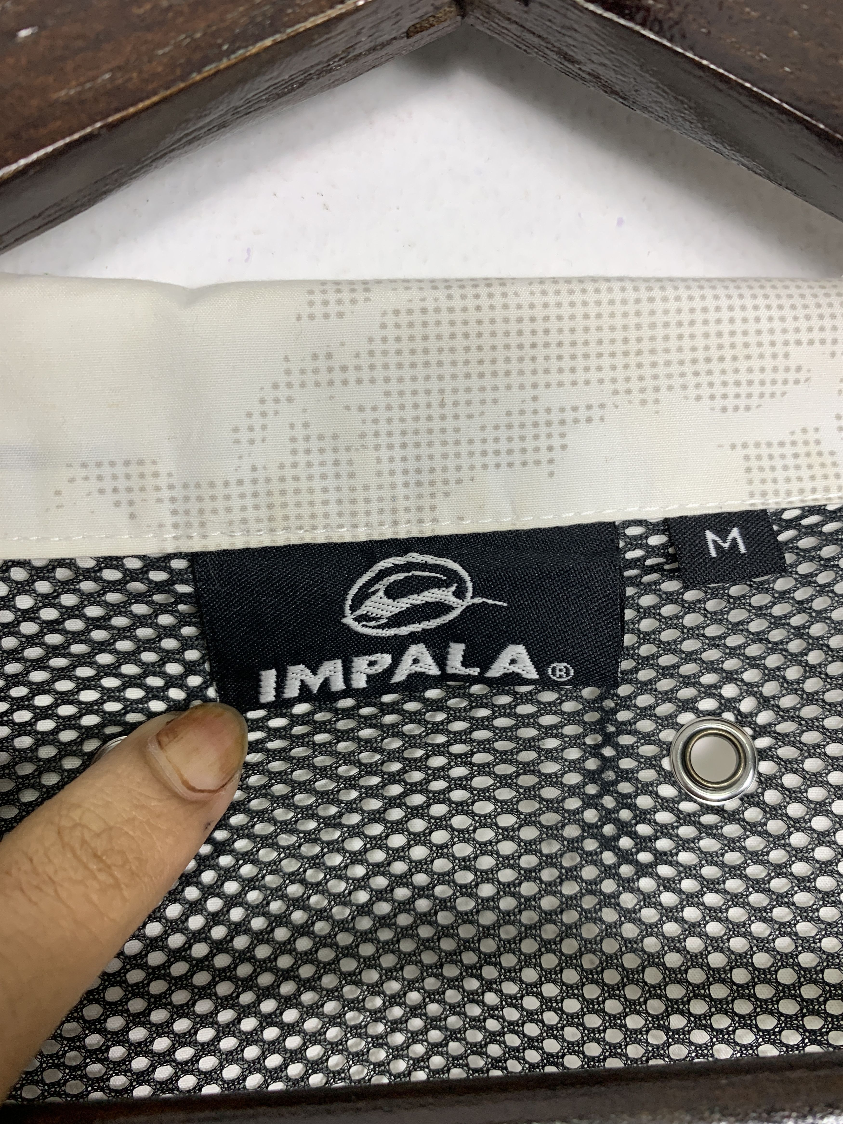 Japanese Brand Vintage Impala Short Sleeve Outwear Abstract Design Size US S / EU 44-46 / 1 - 13 Thumbnail