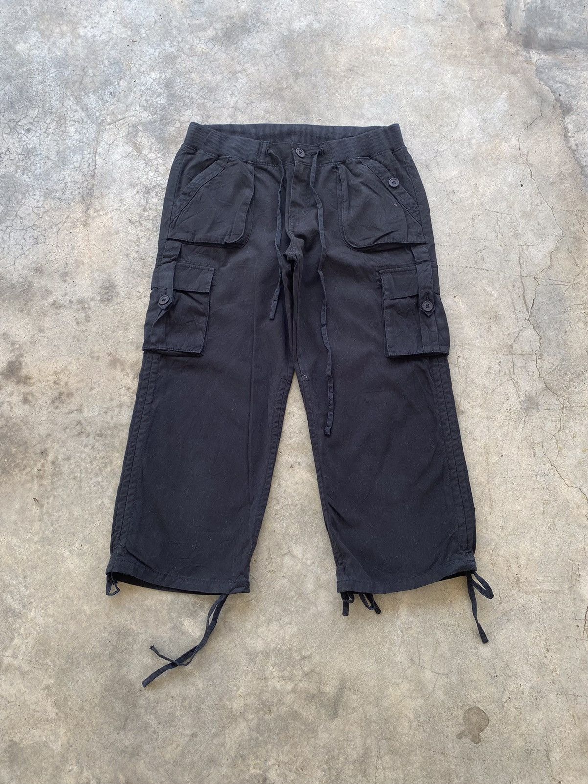 Issey Miyake VINTAGE JAPANESE BRAND MULTI POCKET BONDAGE CARGO SHORT PANT Size US 30 / EU 46 - 6 Thumbnail