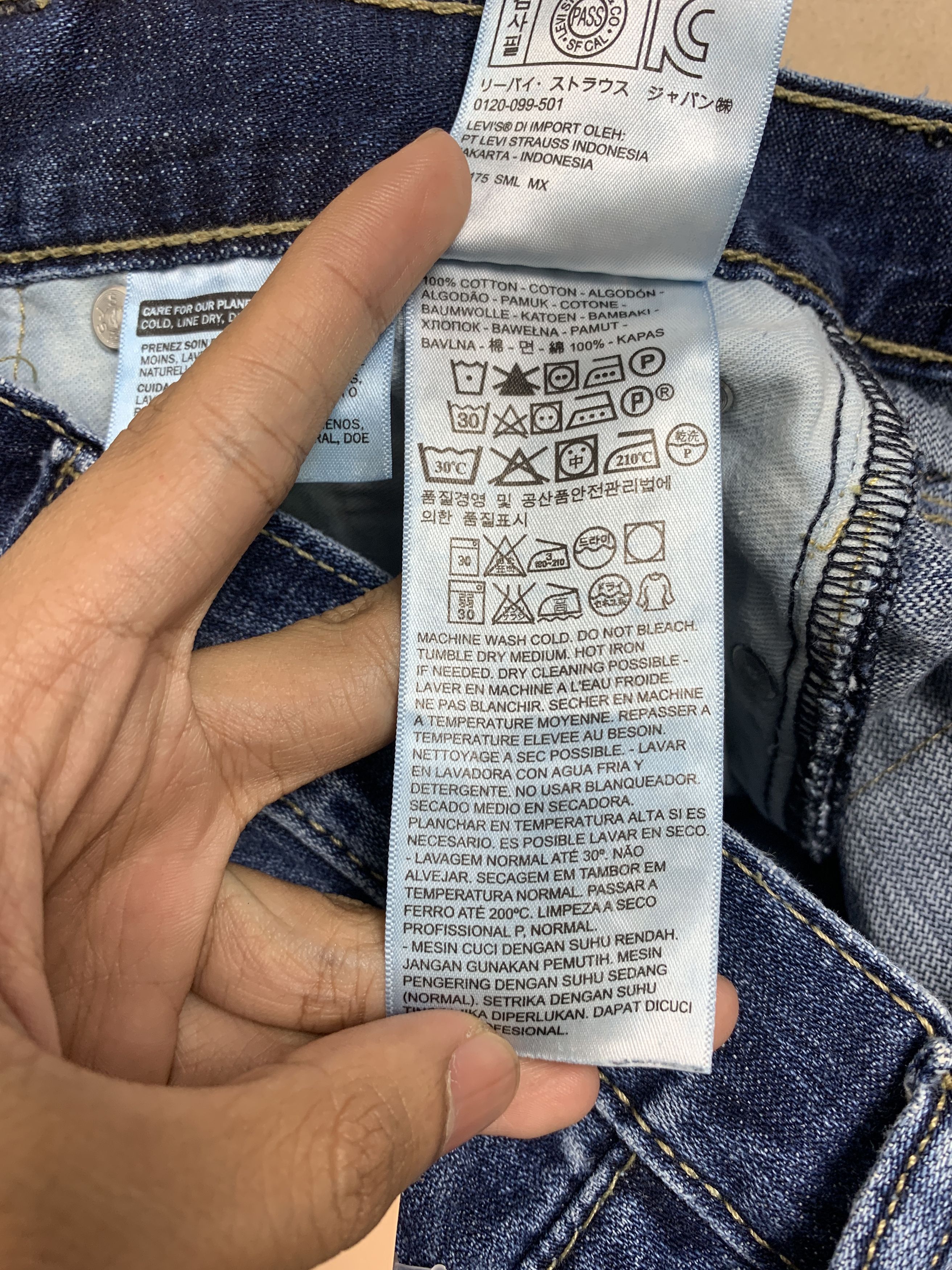 Levi's × Vintage Vintage LEVI'S 513 Distressed Faded StraightCut Mid Wash Size US 28 / EU 44 - 14 Thumbnail