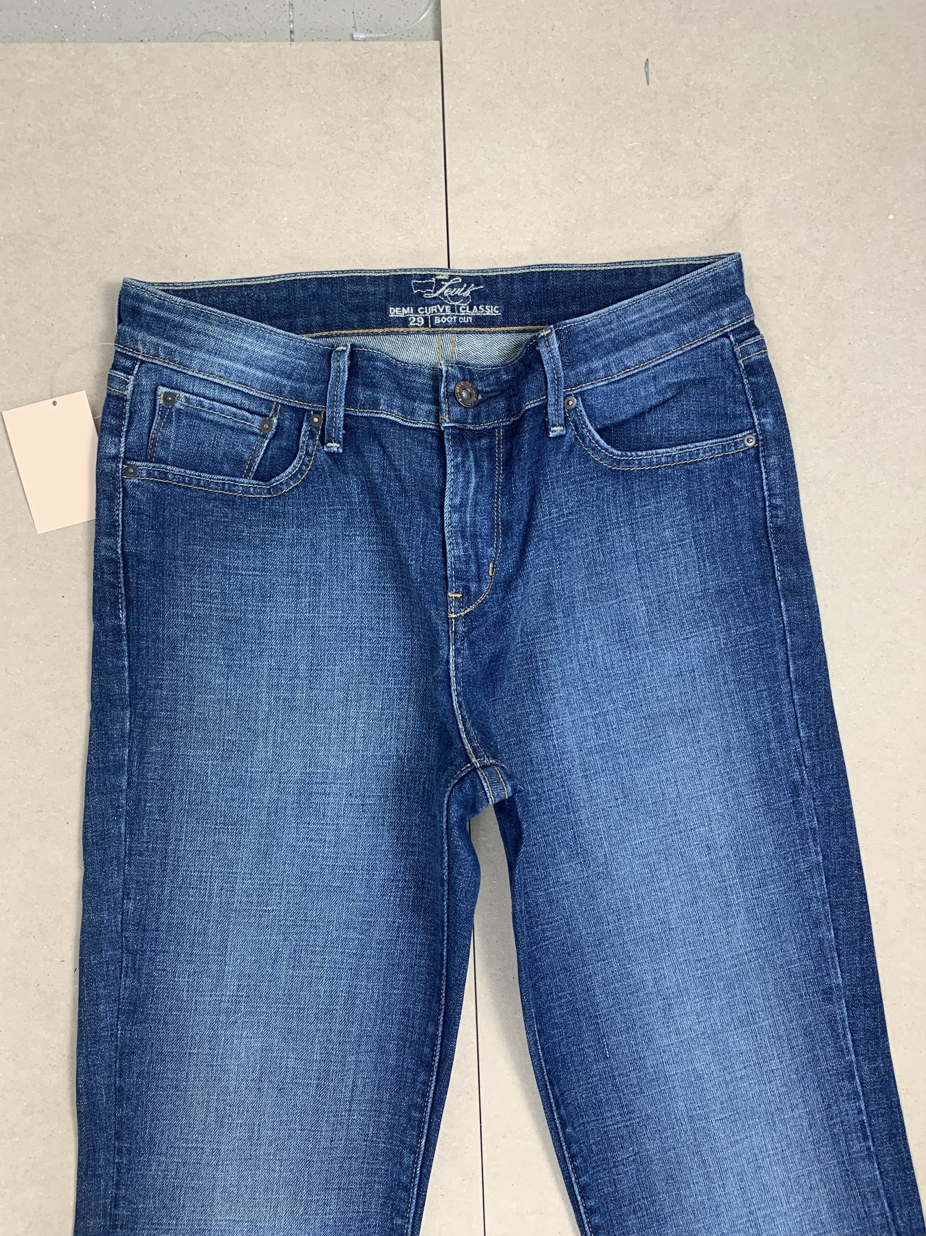Levi's × Vintage Vintage Levi's Demi Curve Classic Boot Cut Faded Mid Wash Size 28" / US 6 / IT 42 - 2 Thumbnail