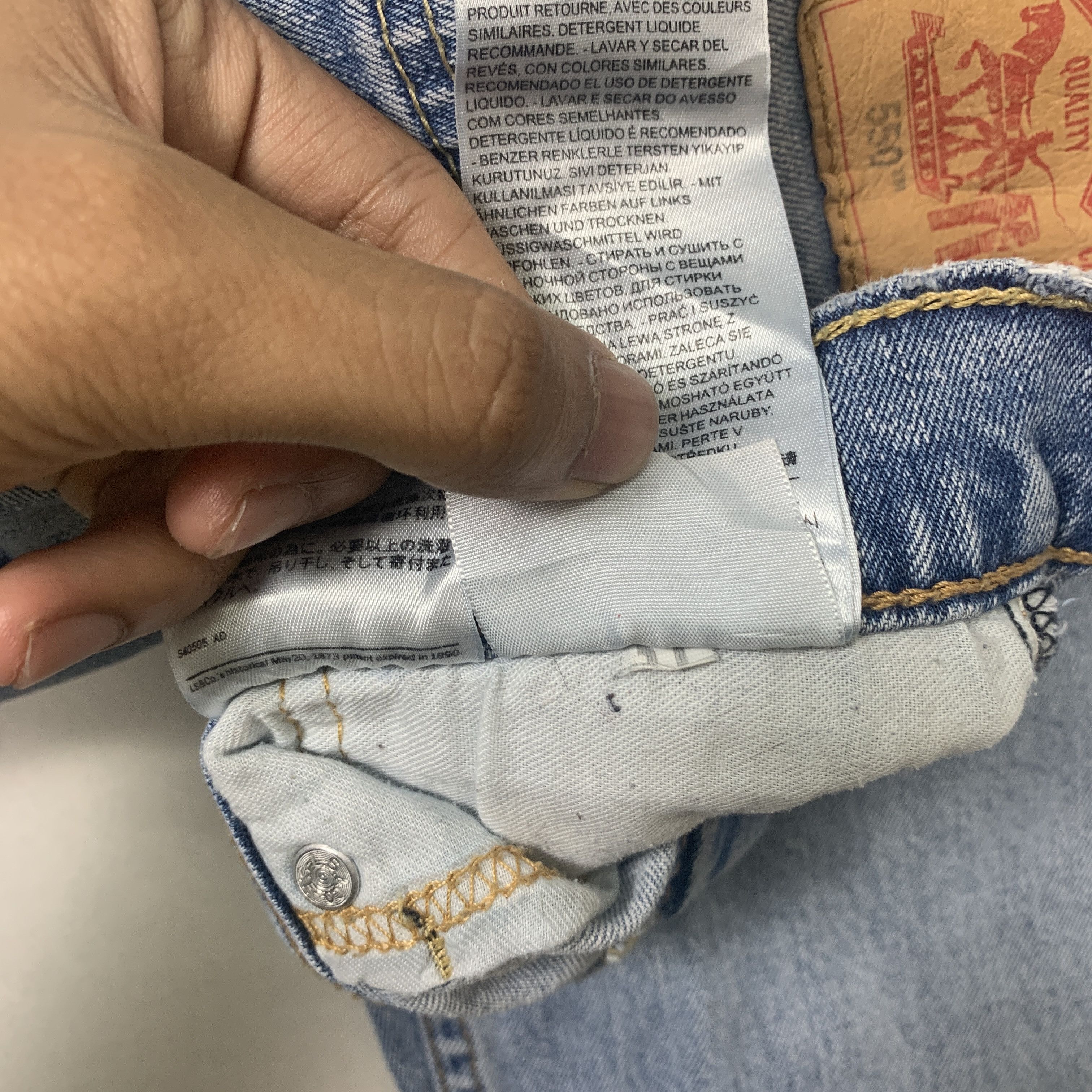 Levi's × Vintage Vintage LEVI'S 550 Faded Straight Cut Mid Wash Jeans Size US 32 / EU 48 - 19 Thumbnail