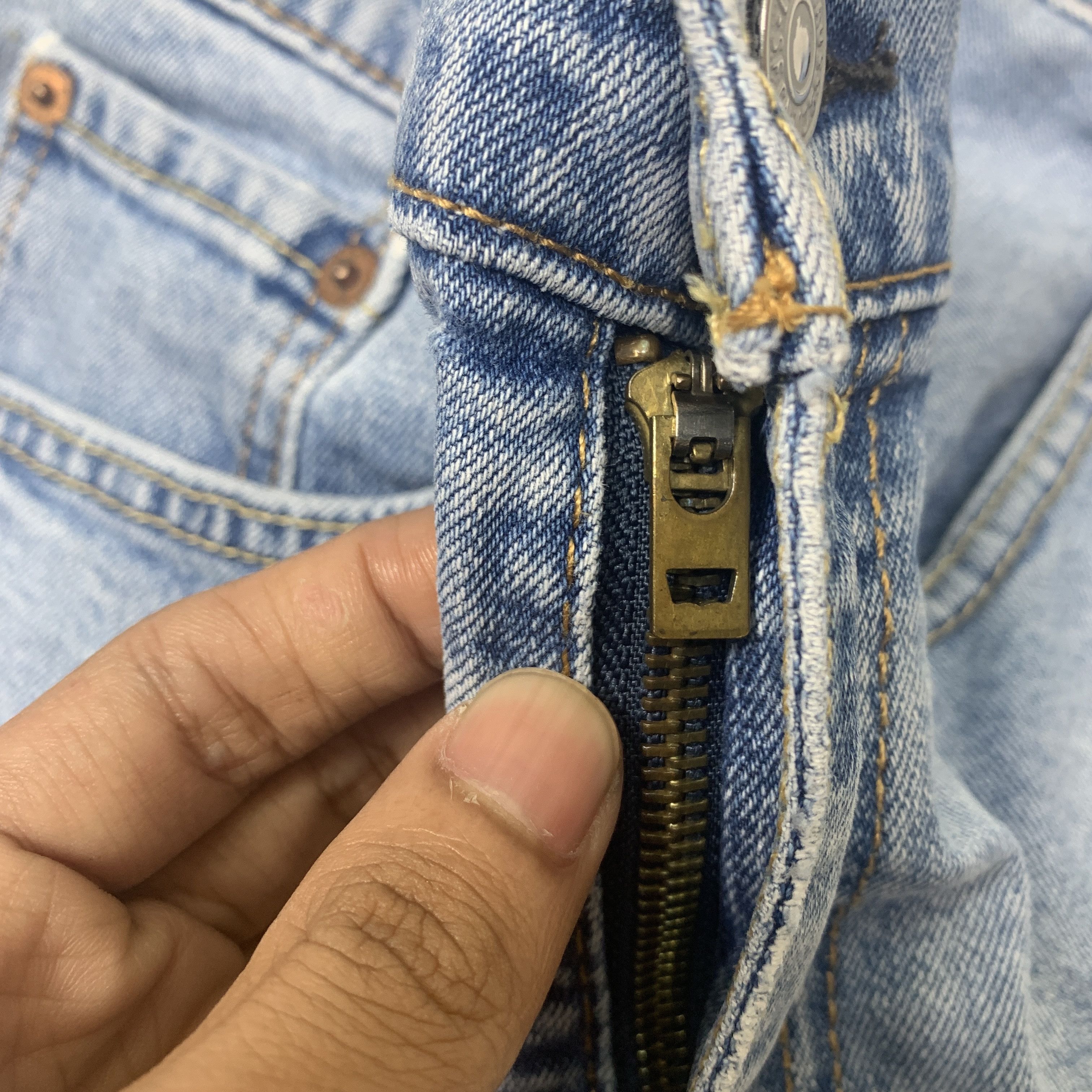 Levi's × Vintage Vintage LEVI'S 550 Faded Straight Cut Mid Wash Jeans Size US 32 / EU 48 - 6 Thumbnail