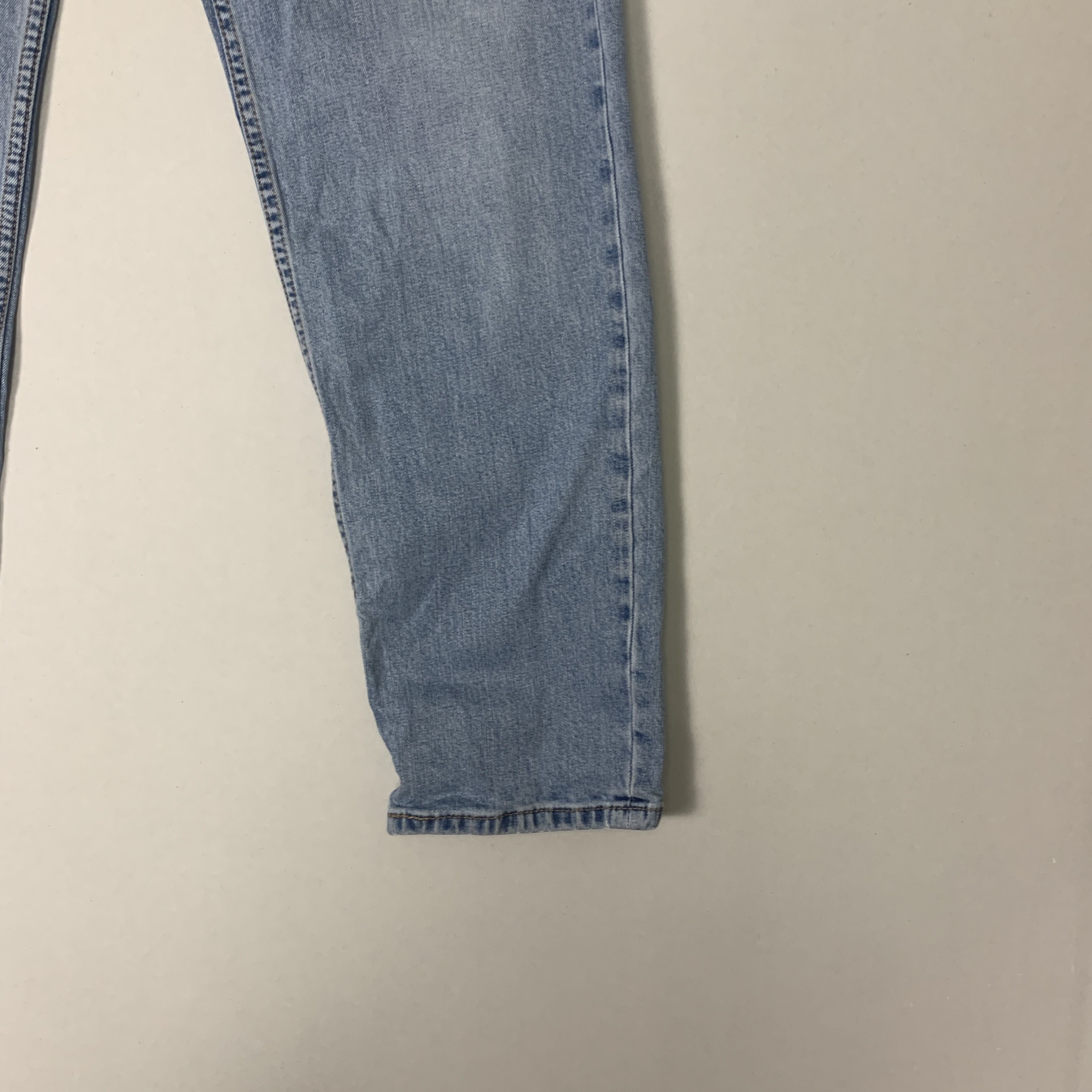 Levi's × Vintage Vintage LEVI'S 550 Faded Straight Cut Mid Wash Jeans Size US 32 / EU 48 - 4 Thumbnail
