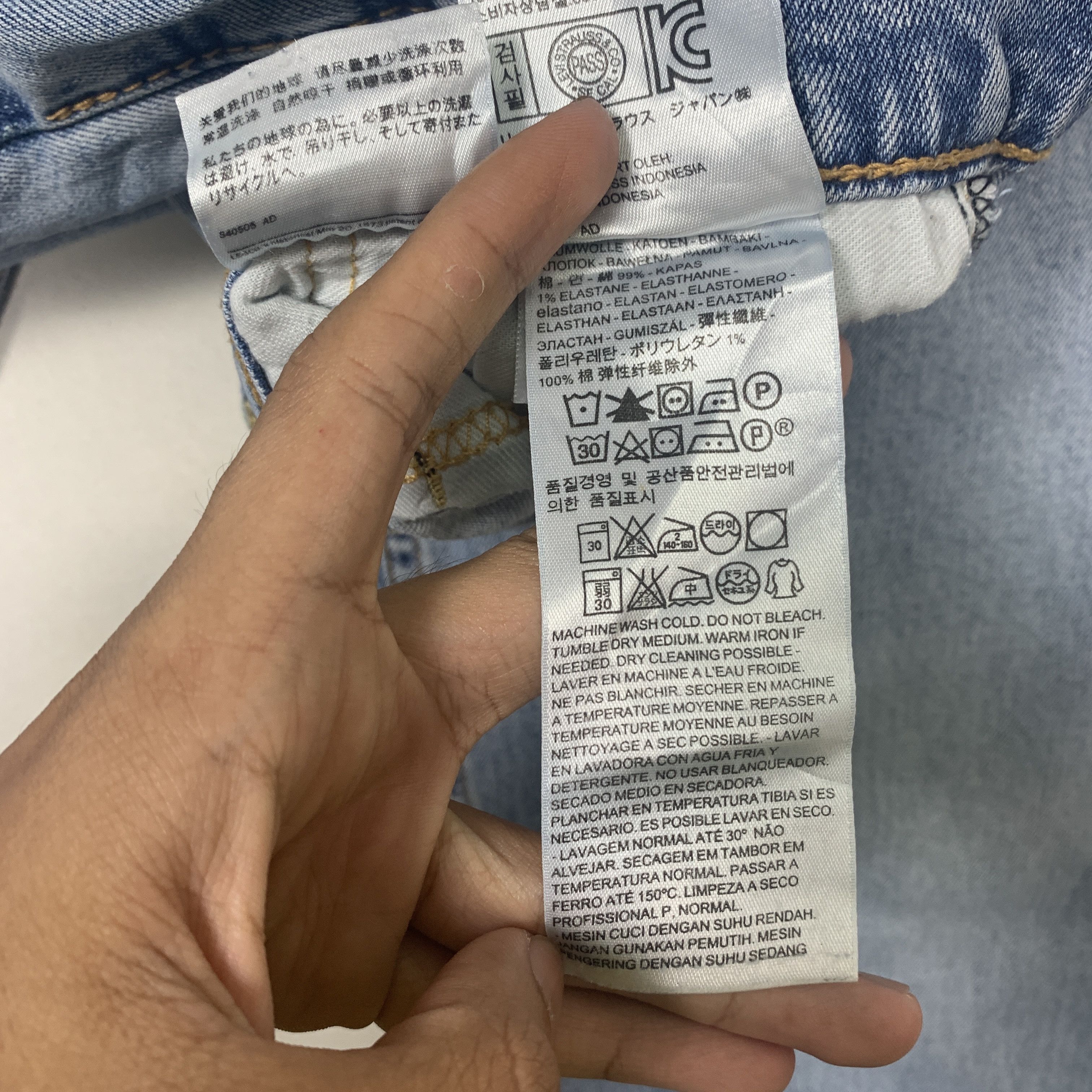 Levi's × Vintage Vintage LEVI'S 550 Faded Straight Cut Mid Wash Jeans Size US 32 / EU 48 - 17 Thumbnail