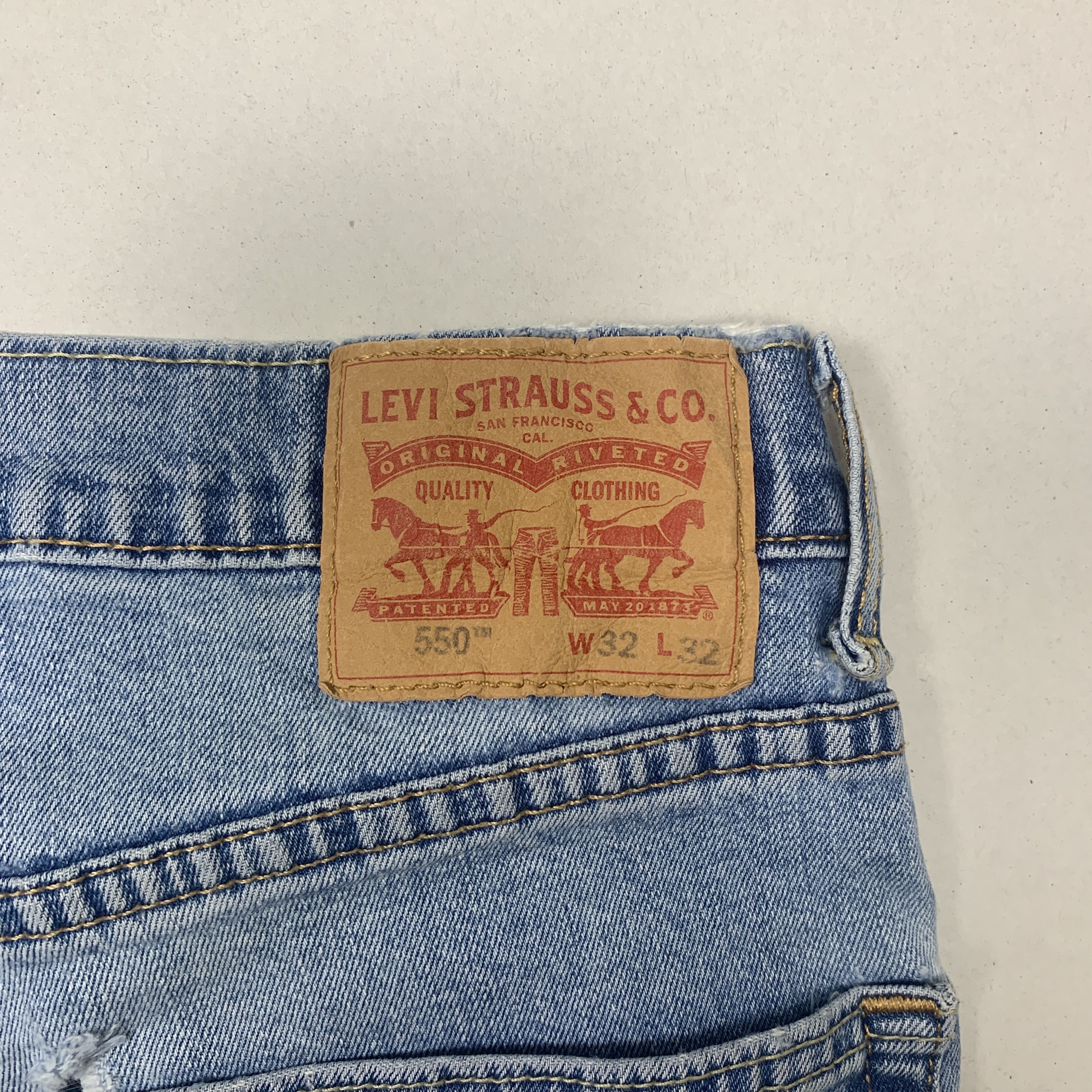 Levi's × Vintage Vintage LEVI'S 550 Faded Straight Cut Mid Wash Jeans Size US 32 / EU 48 - 11 Thumbnail