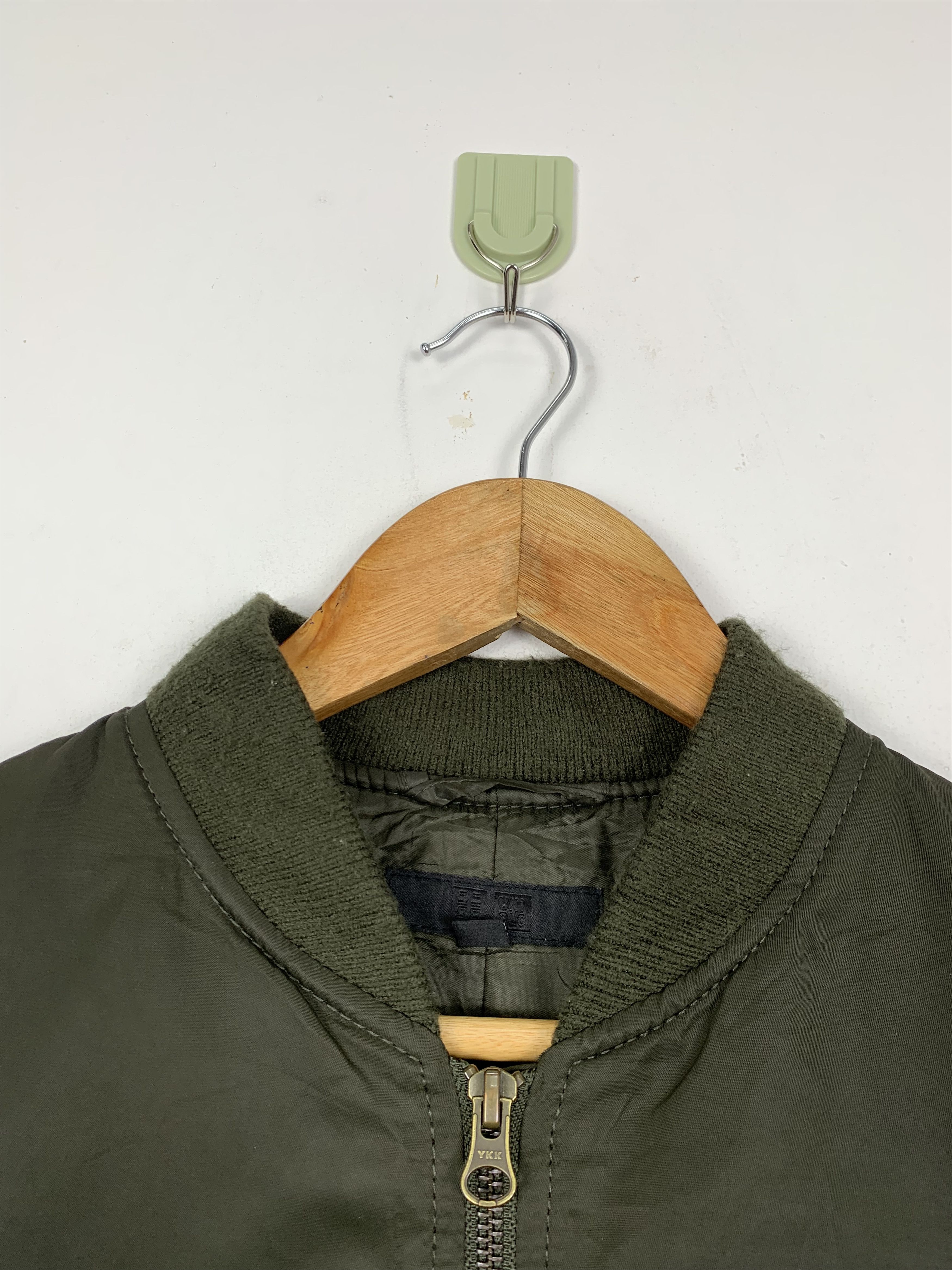 Uniqlo Vintage UNIQLO Zip Bombers Jacket J0618 Size US M / EU 48-50 / 2 - 5 Thumbnail