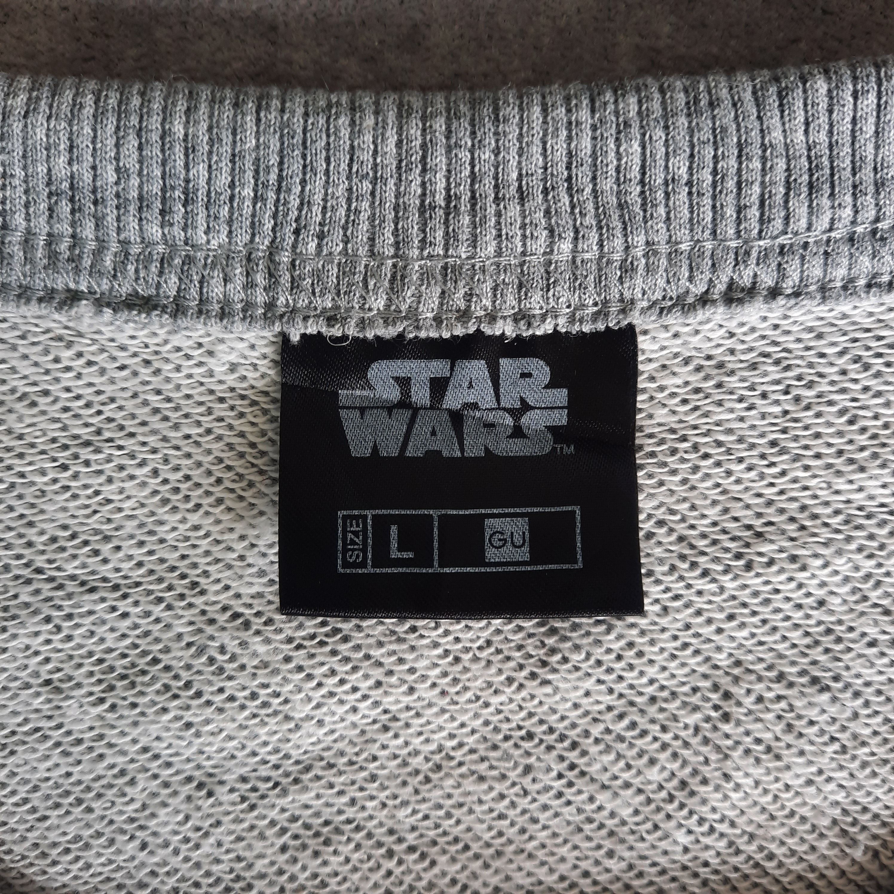 Japanese Brand 🔥Gu global x star wars short sleeve sweatshirt Size US L / EU 52-54 / 3 - 3 Thumbnail
