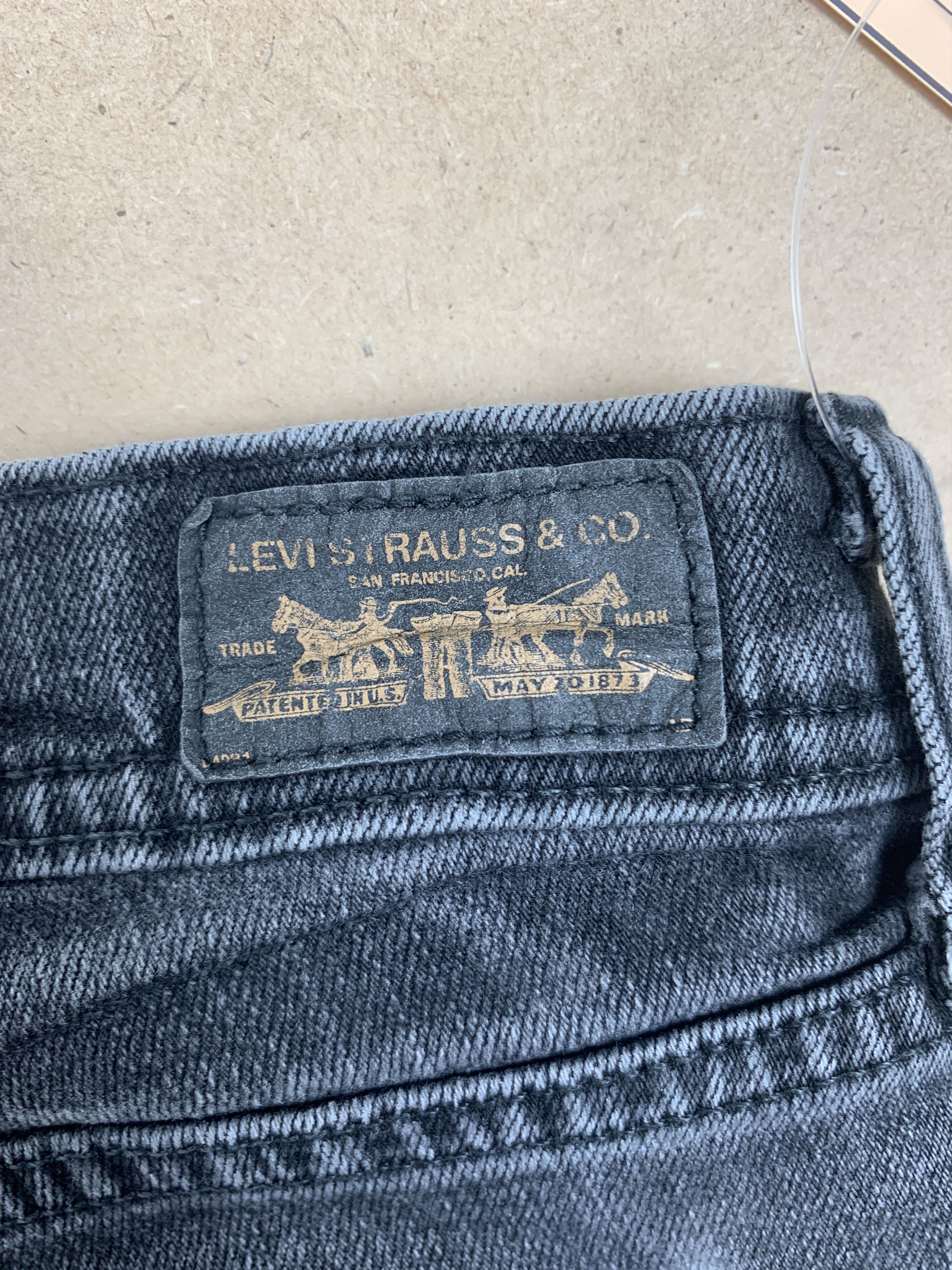 Levi's Vintage Levi's 505 Women Black Tab Faded Black Jeans Size 32" / US 10 / IT 46 - 7 Thumbnail