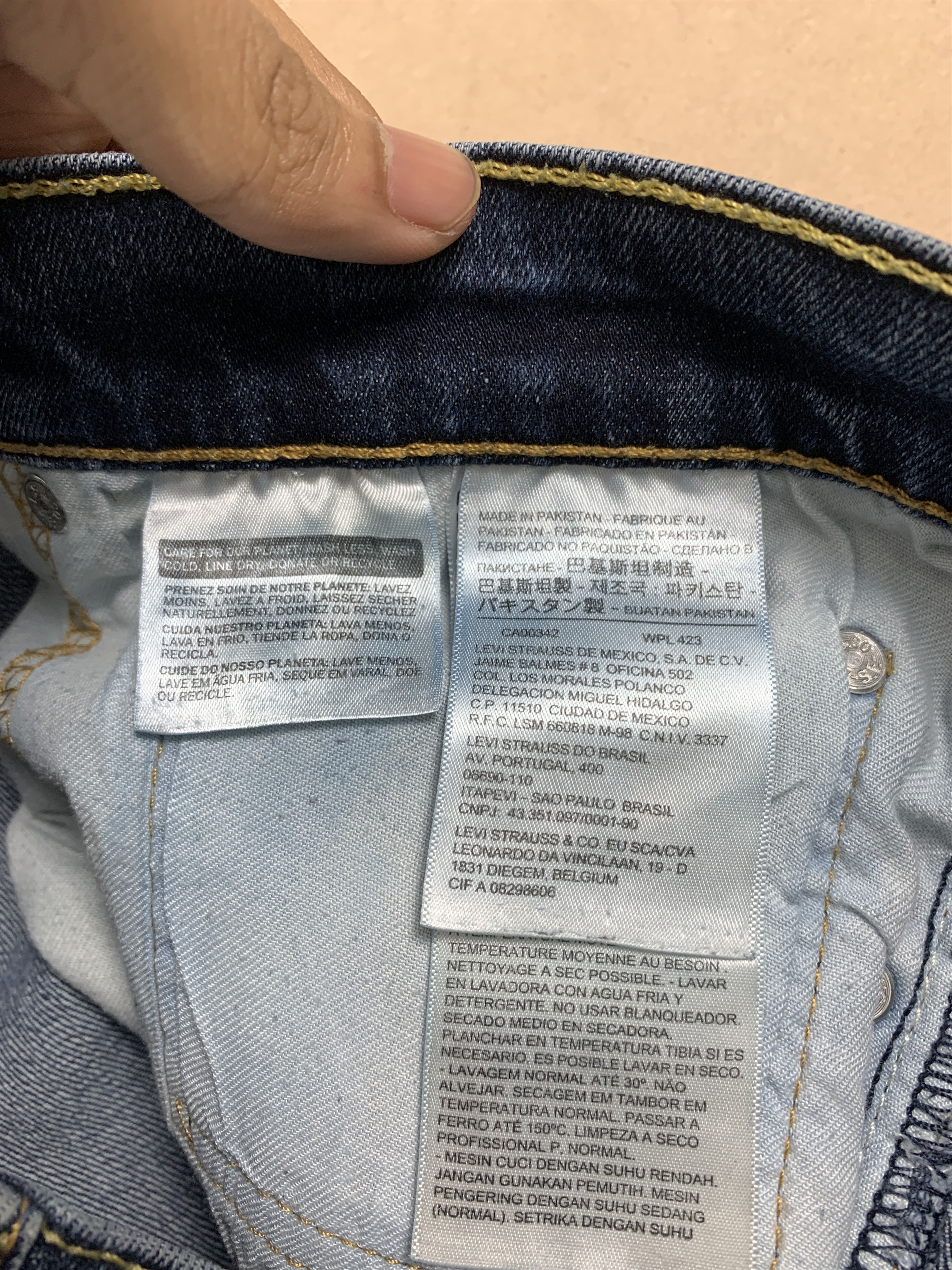 Levi's Vintage Levis 511 Slim Fit Faded Blue Jeans Size US 34 / EU 50 - 11 Thumbnail
