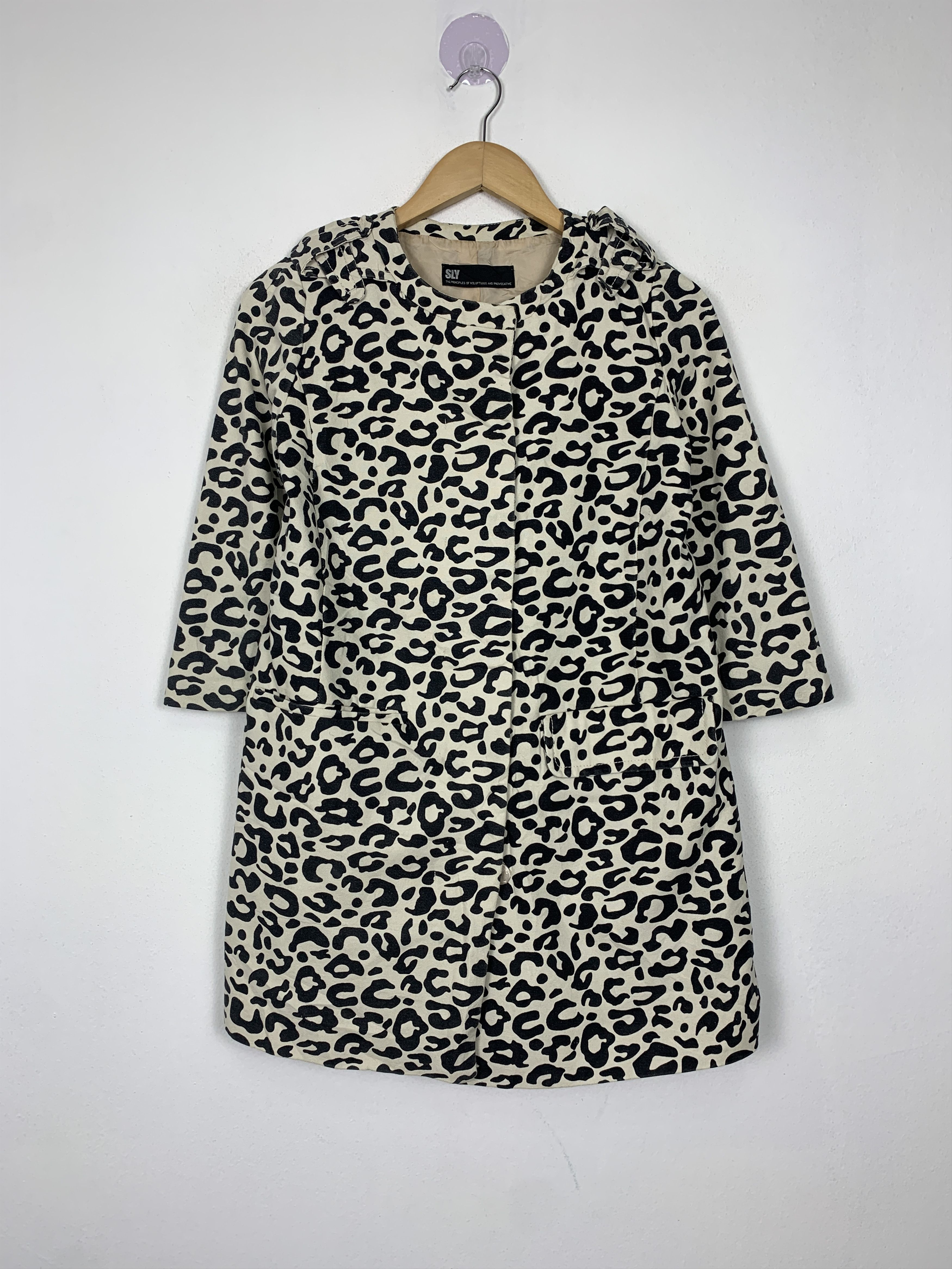 Japanese Brand Vintage SLY Leopard Pattern Button Up Jacket J1404 Size S / US 4 / IT 40 - 1 Thumbnail