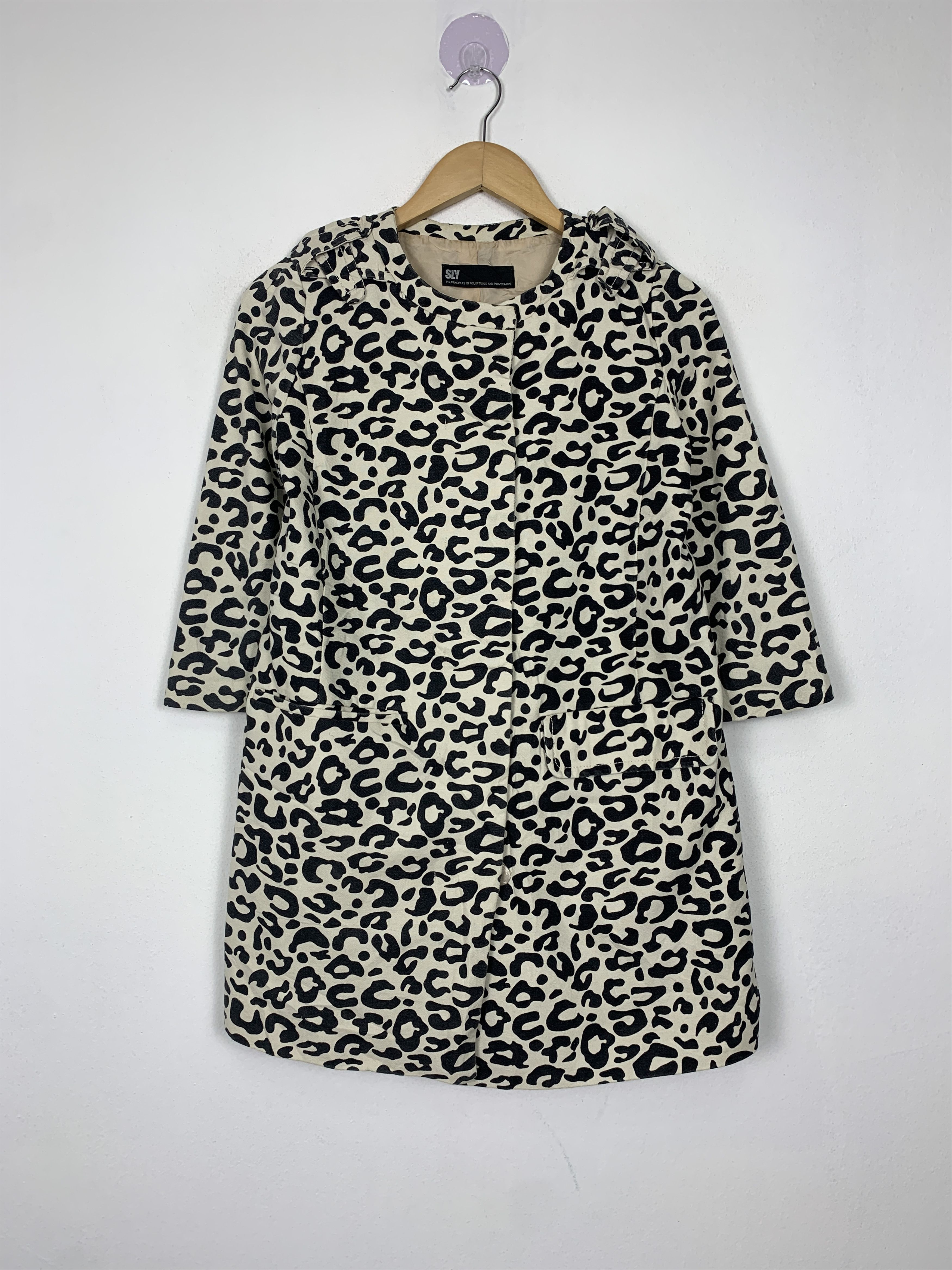 image of Vintage Sly Leopard Pattern Button Up Jacket, Women's (Size Small)