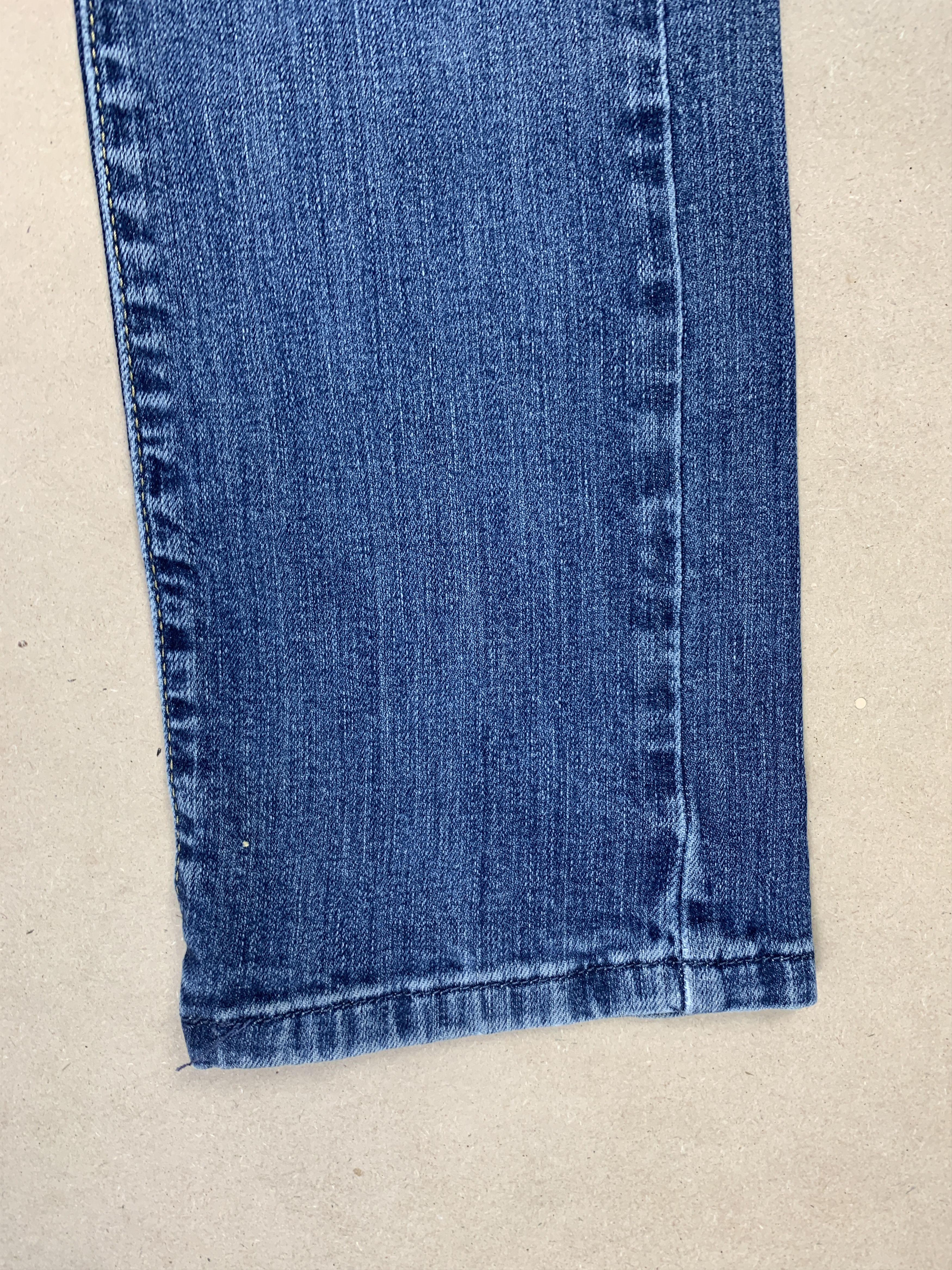 Levi's Vintage Levi's 504 Women Tilted Faded Mid Wash Blue Jeans Size 27" / US 4 / IT 40 - 4 Thumbnail