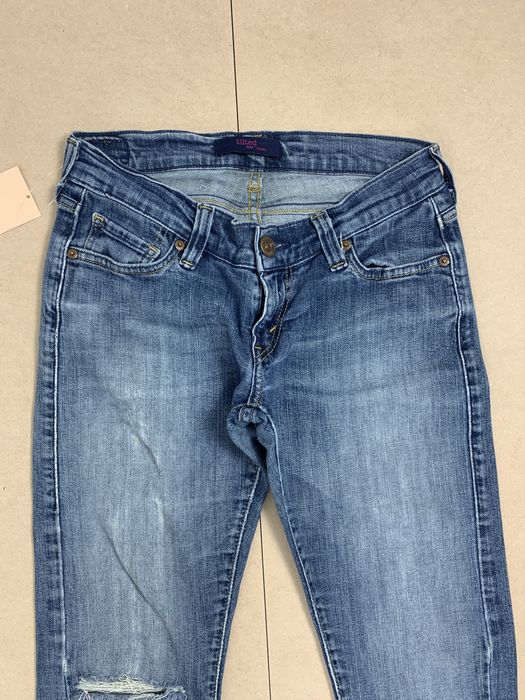 Womens levis on sale 504 tilted jeans