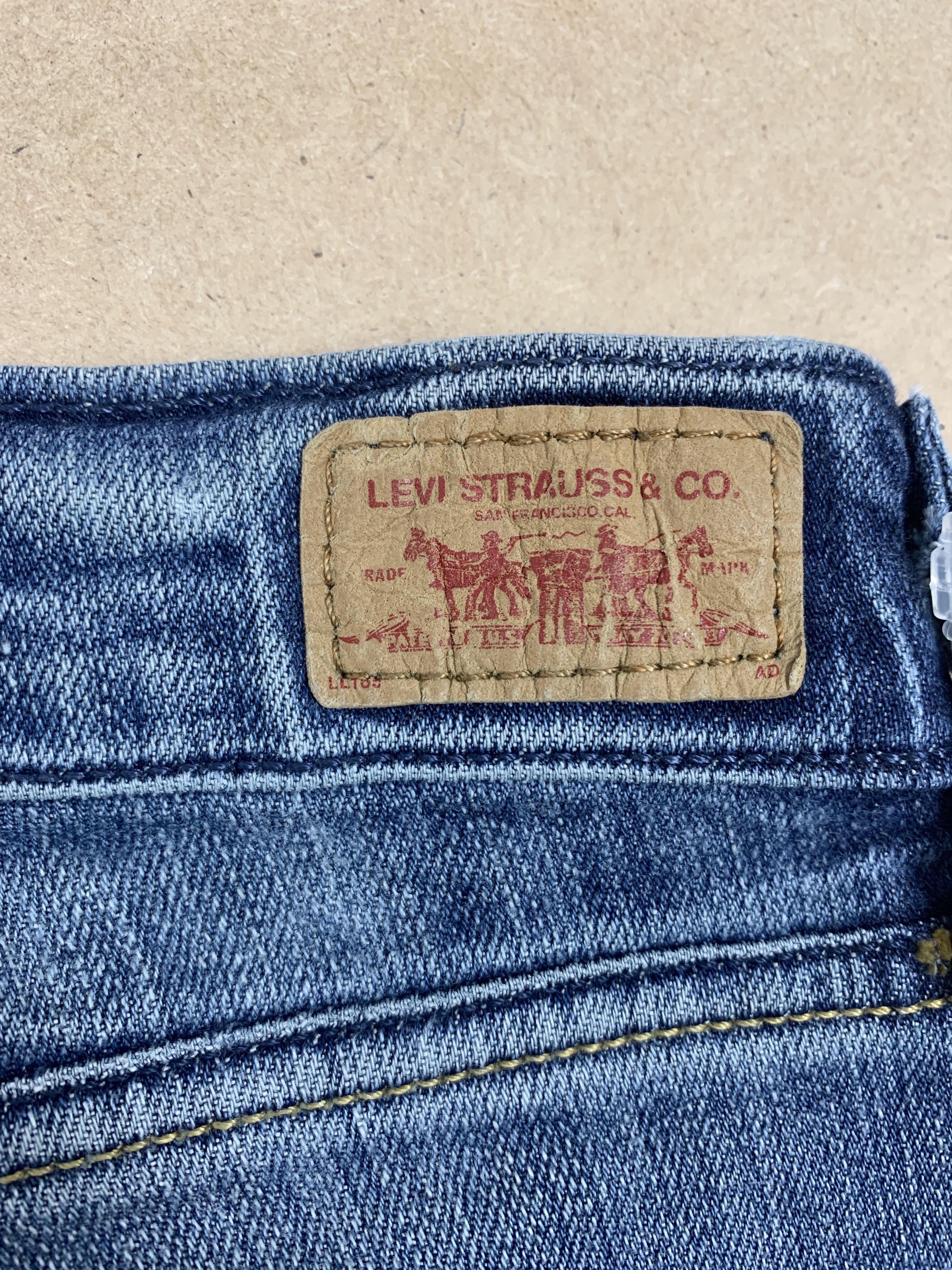 Levi's Vintage Levi's 504 Women Tilted Faded Mid Wash Blue Jeans Size 27" / US 4 / IT 40 - 10 Thumbnail
