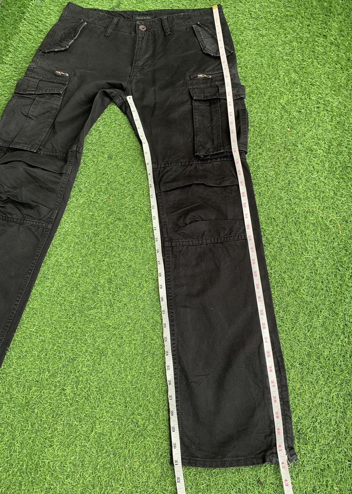 GOSTAR DE FUGA Japanese Brand Gostar De Fuga Multiple Pocket cargo Pants Size US 33 - 17 Thumbnail