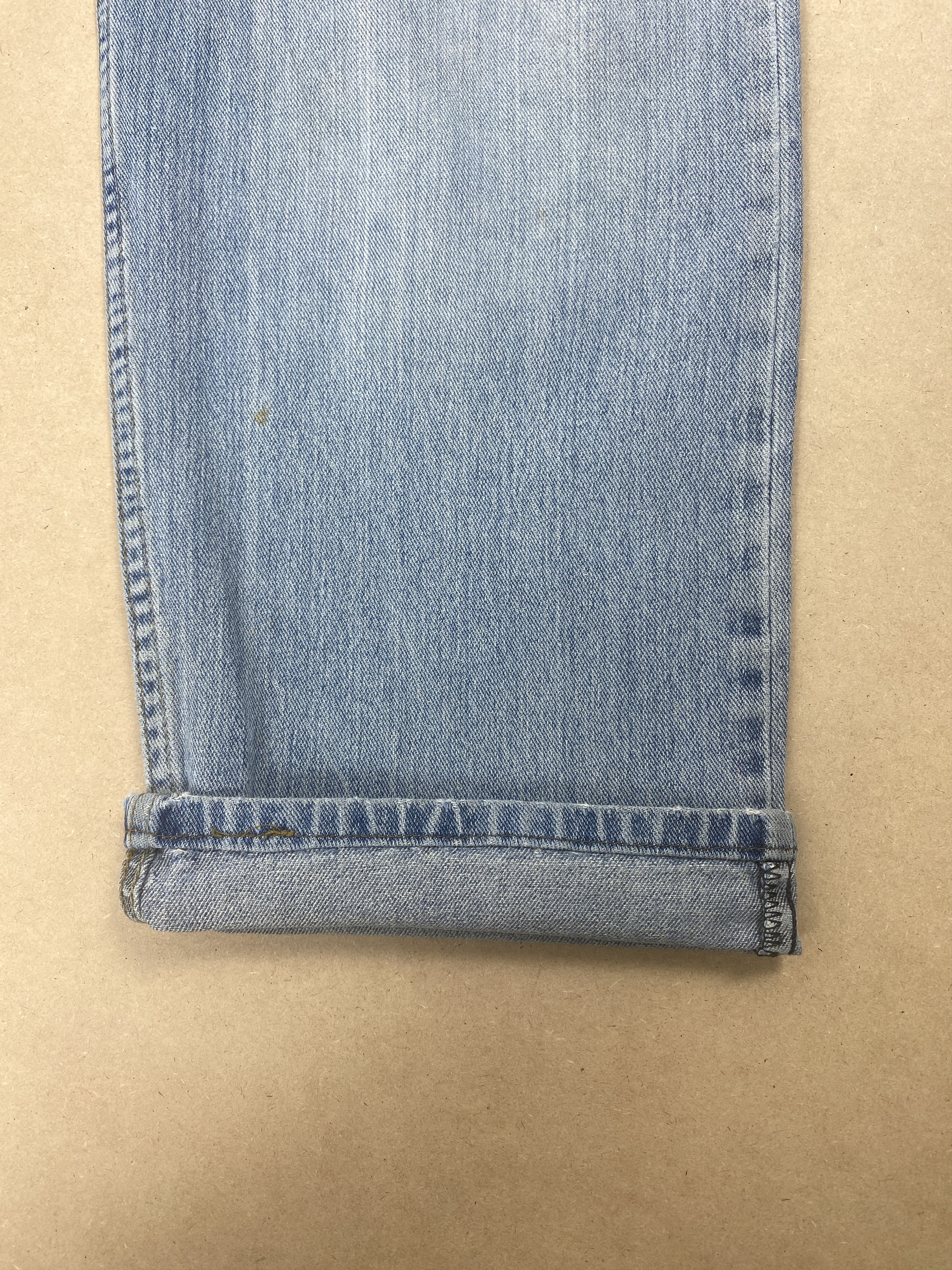 Vintage Vintage Wrangler Straight Cut Distressed Light Wash Jeans Size US 39 - 6 Thumbnail