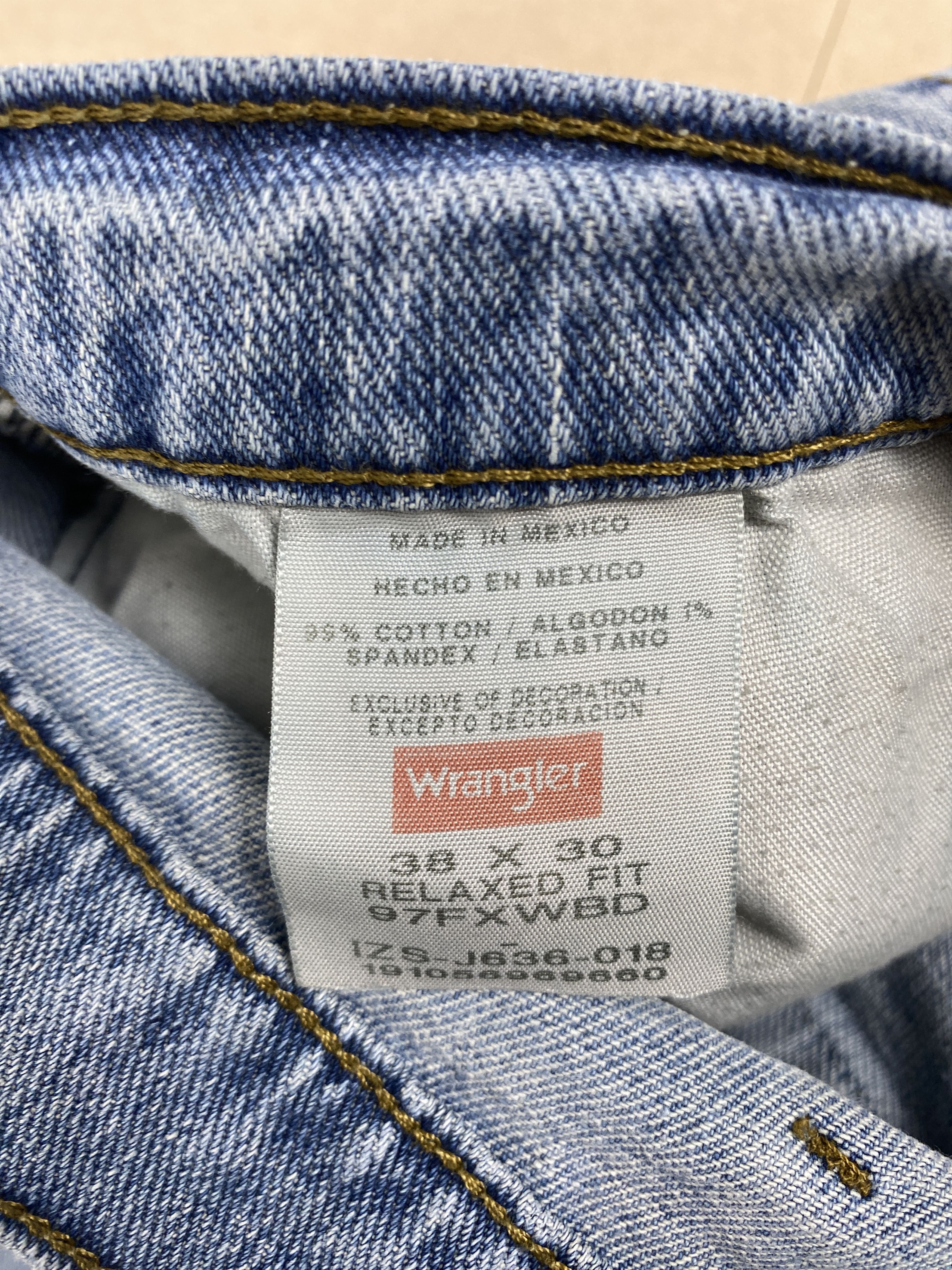 Vintage Vintage Wrangler Straight Cut Distressed Light Wash Jeans Size US 39 - 10 Thumbnail