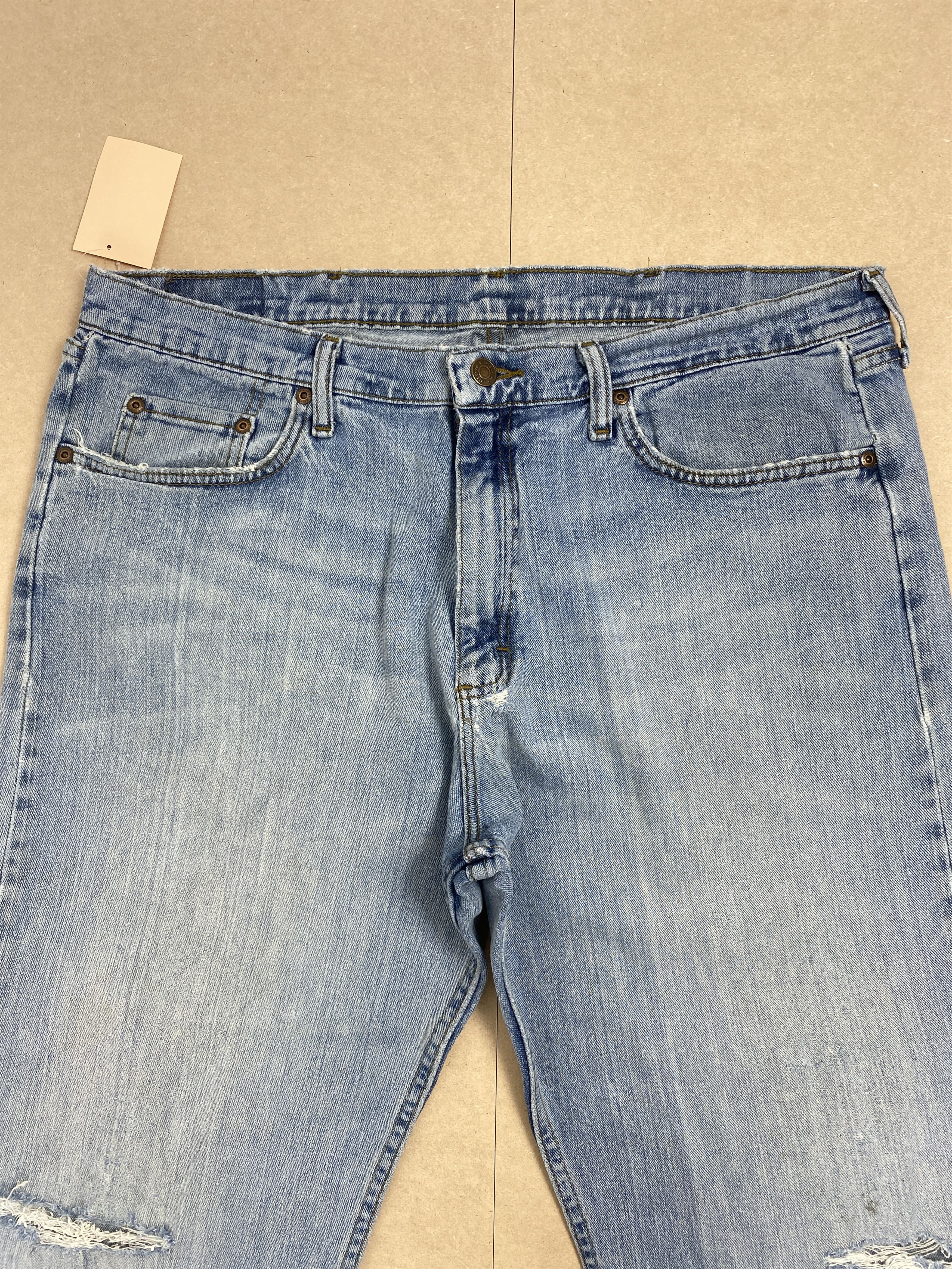 Vintage Vintage Wrangler Straight Cut Distressed Light Wash Jeans Size US 39 - 2 Thumbnail