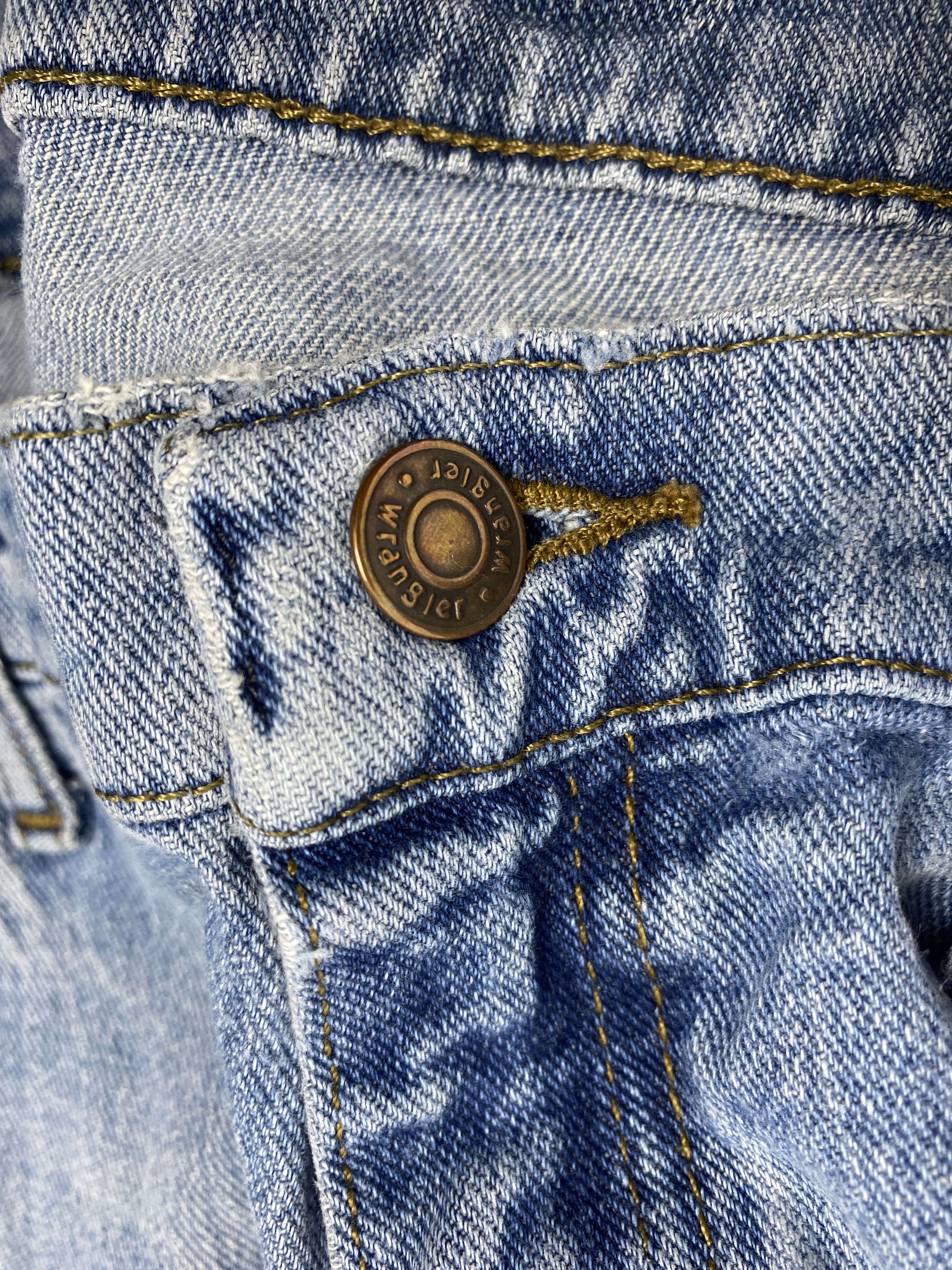 Vintage Vintage Wrangler Straight Cut Distressed Light Wash Jeans Size US 39 - 13 Thumbnail