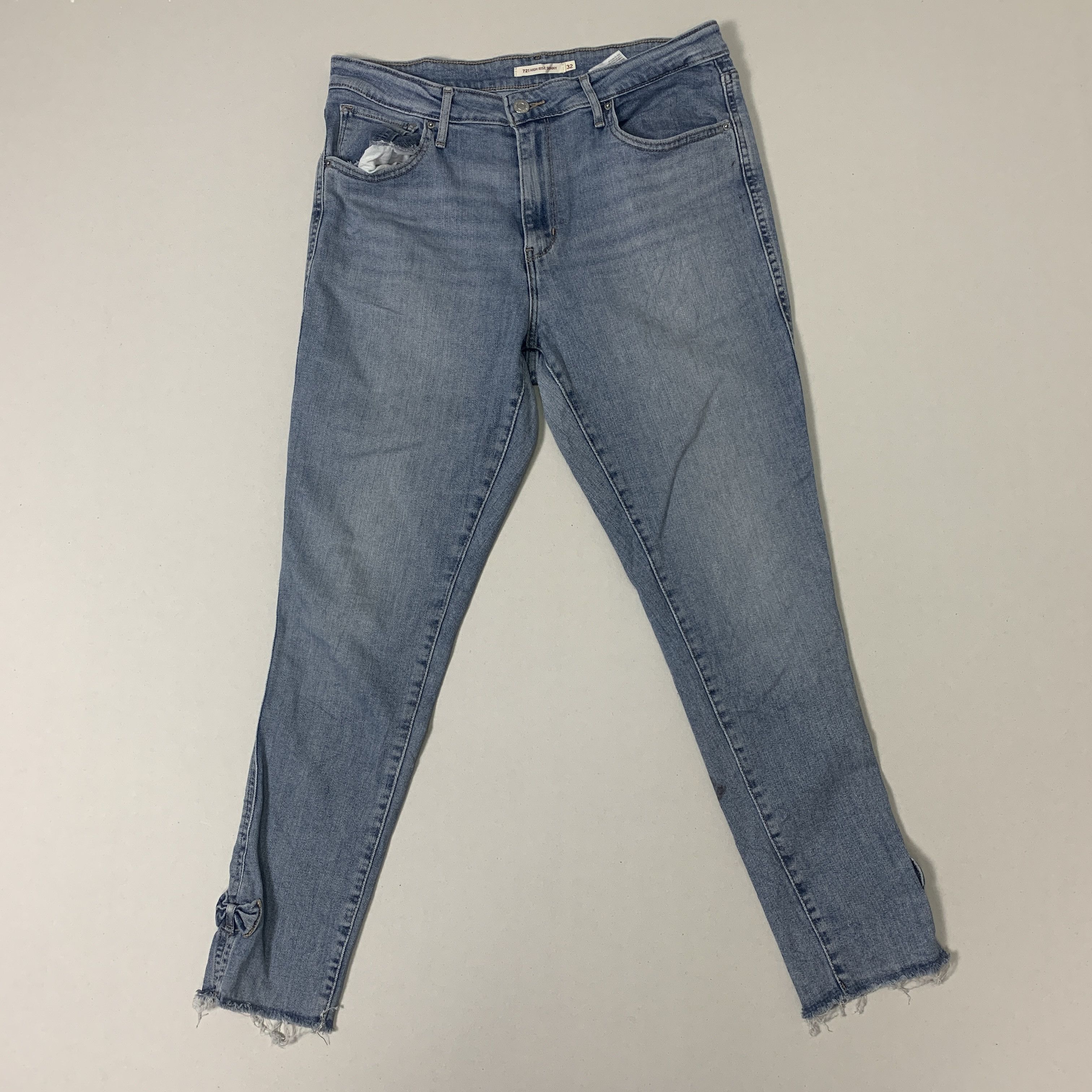 image of Levis x Vintage Levi's 721 Distressed Faded Light Wash Jeans in Blue Denim, Women's (Size 32)