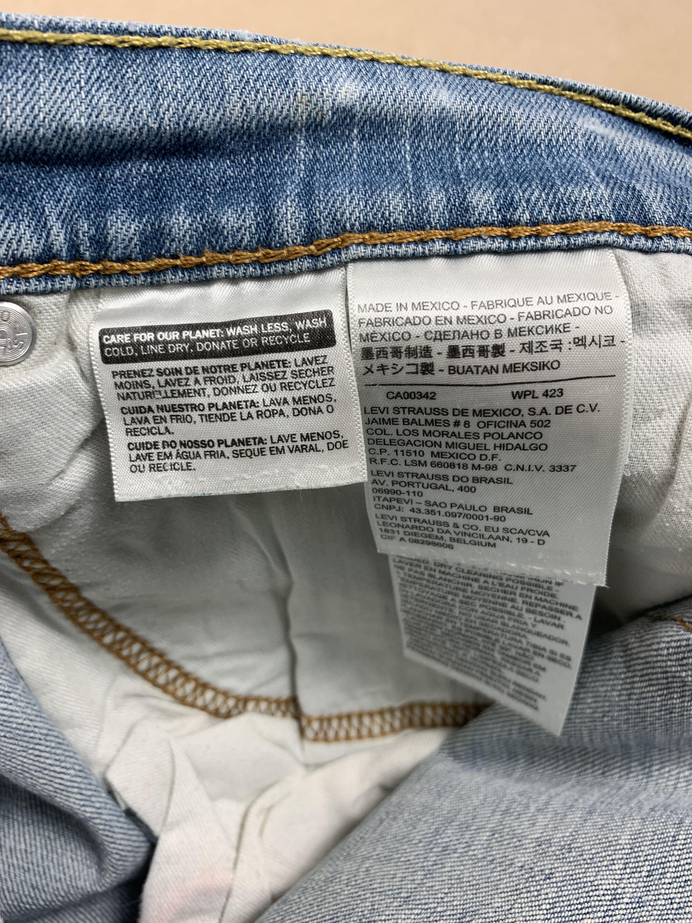 Levi's Vintage Levis 569 Straight Cut Faded Mid Wash Jeans Size US 42 / EU 58 - 11 Thumbnail
