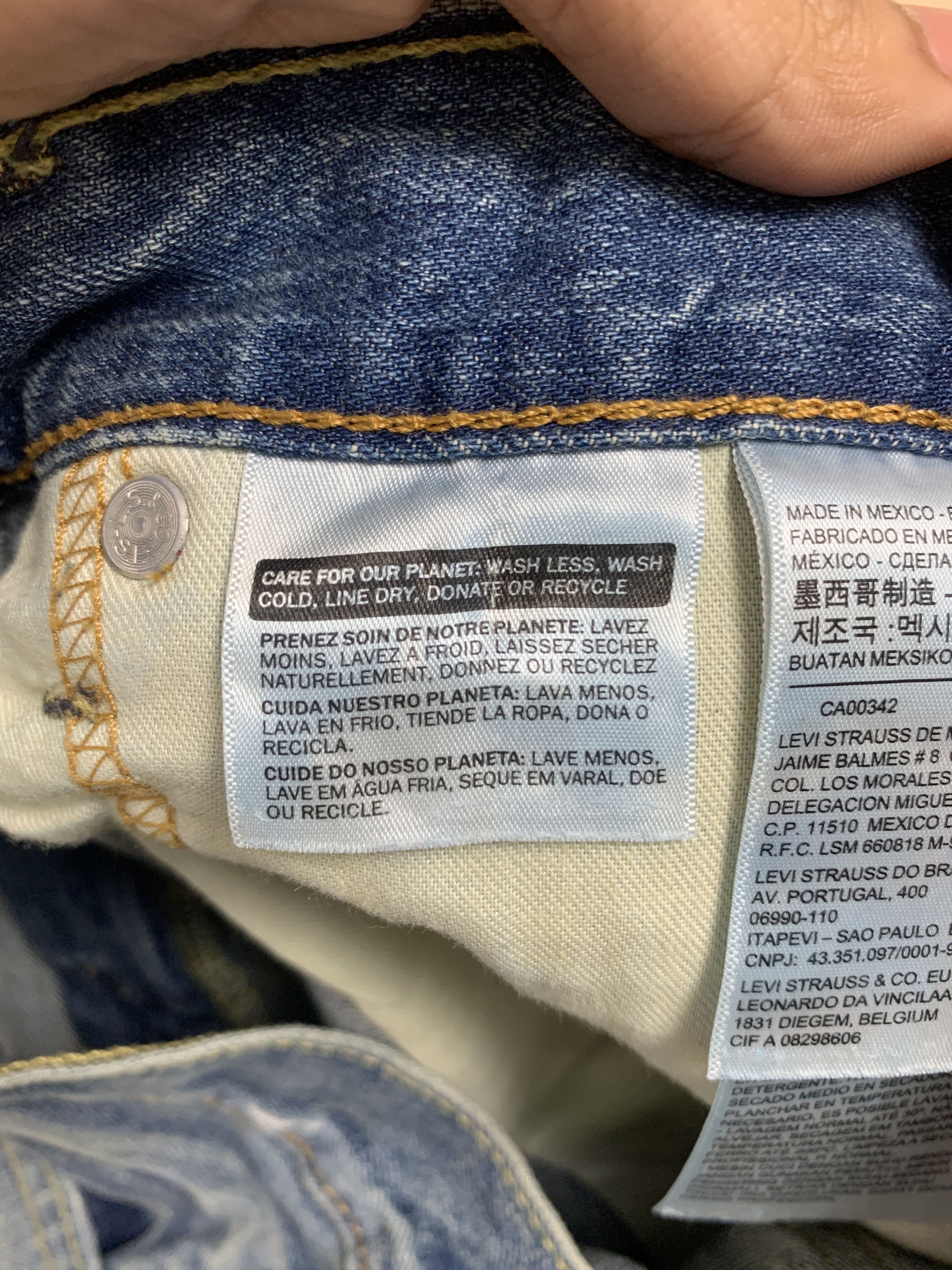 Levi's × Vintage Vintage Levis 511 Straight Cut Distressed Faded Blue Jeans Size US 34 / EU 50 - 13 Thumbnail