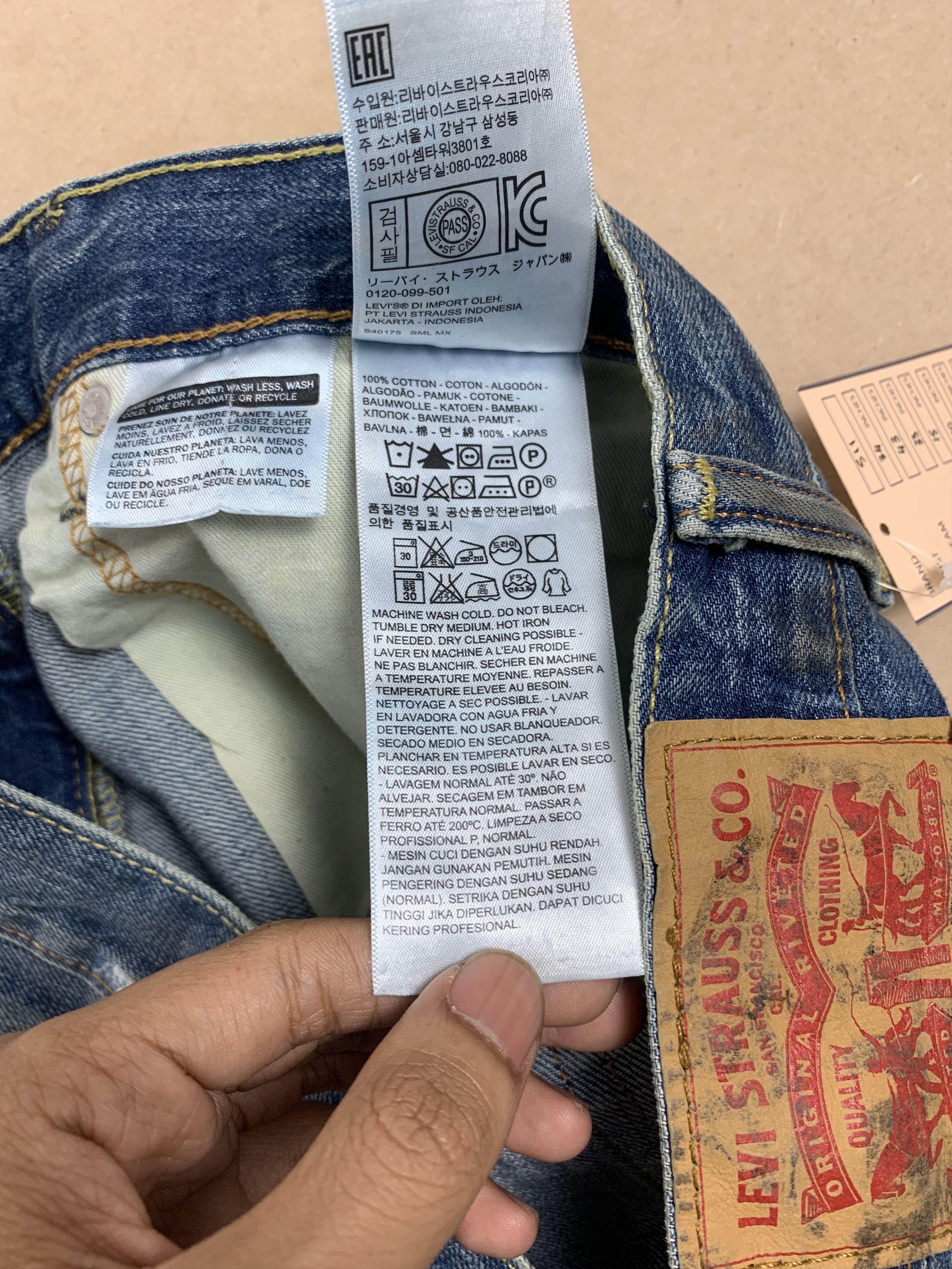 Levi's × Vintage Vintage Levis 511 Straight Cut Distressed Faded Blue Jeans Size US 34 / EU 50 - 17 Thumbnail