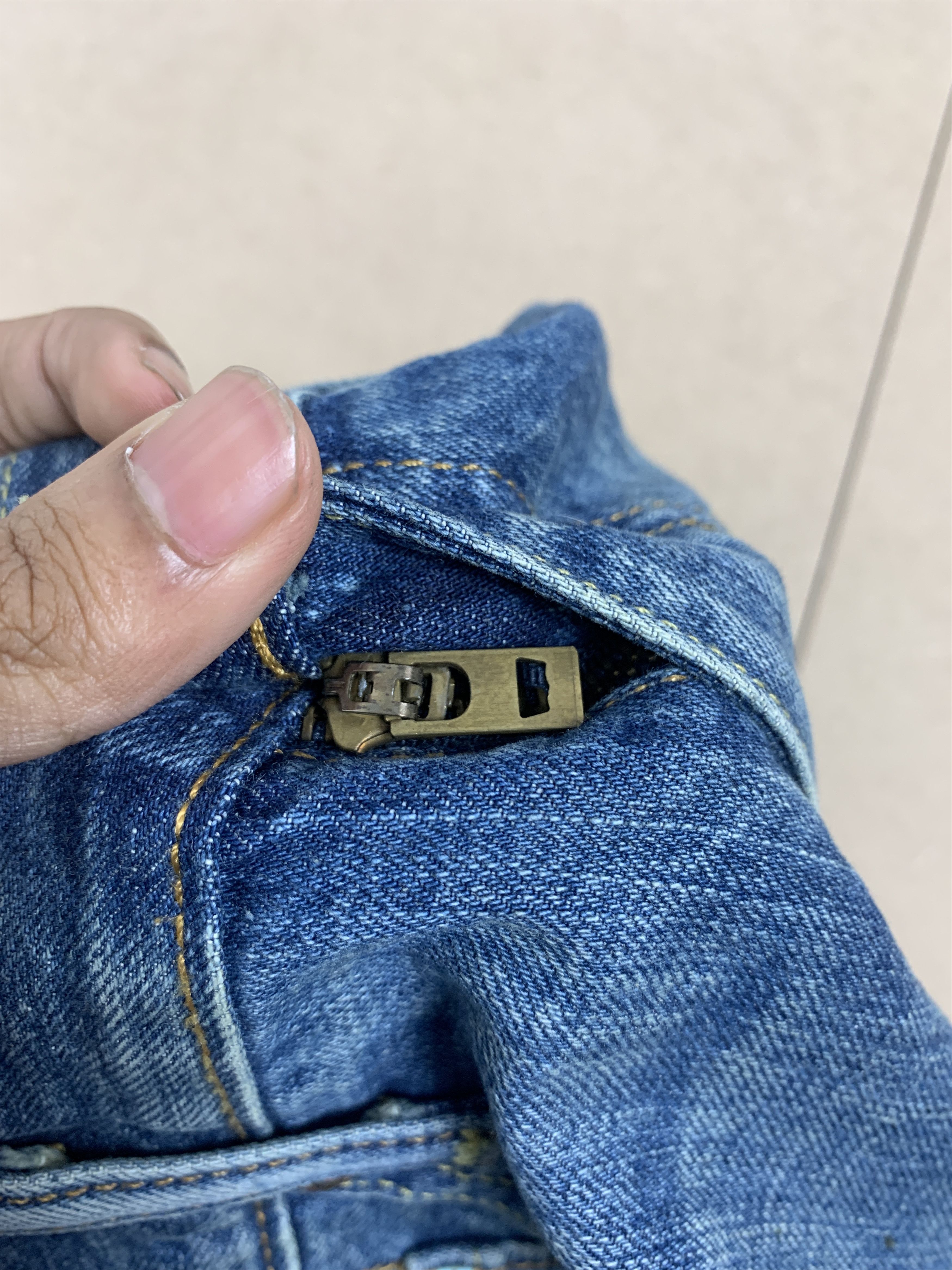 Levi's × Vintage Vintage Levis 511 Straight Cut Distressed Faded Blue Jeans Size US 34 / EU 50 - 22 Thumbnail