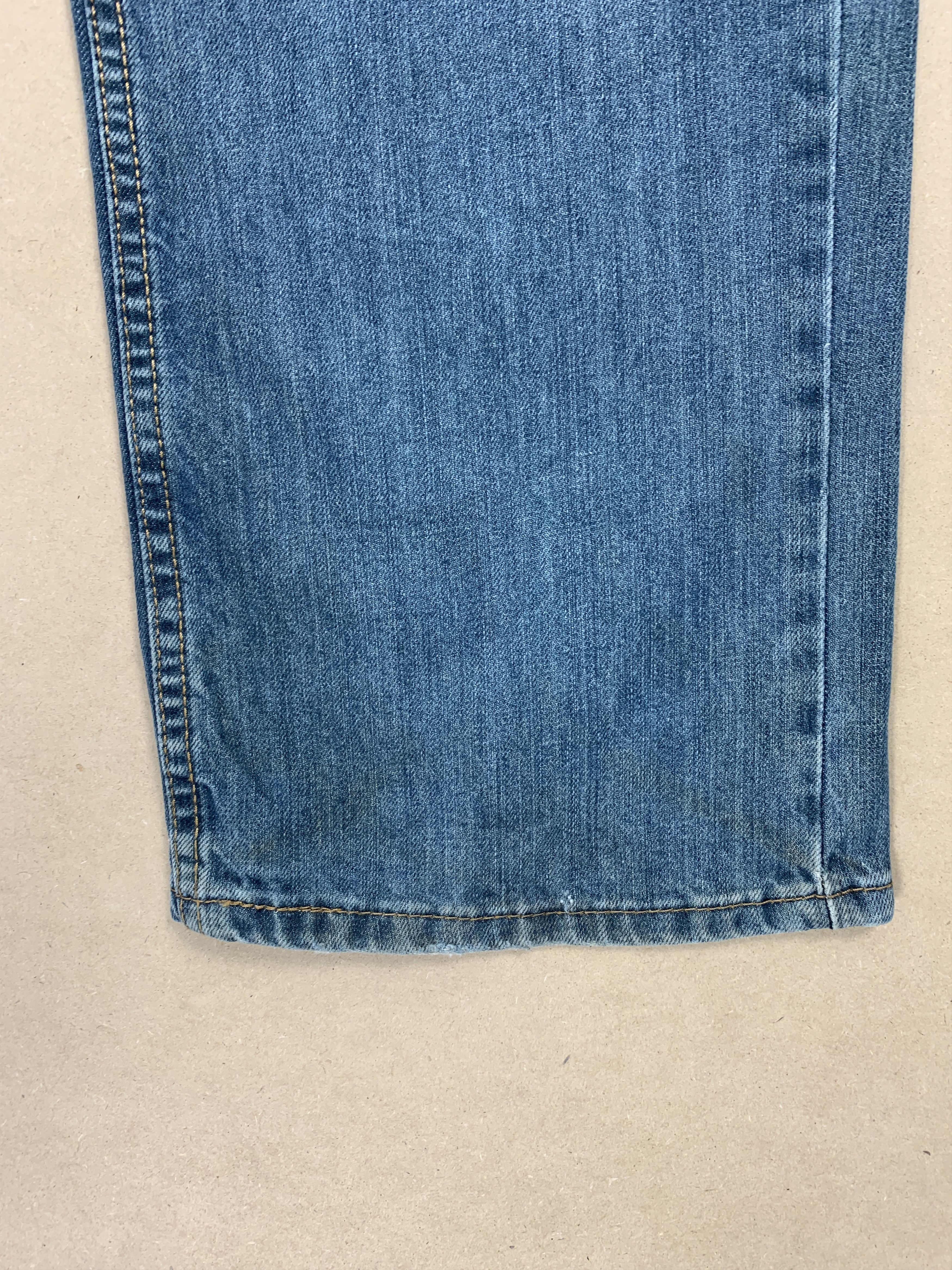 Levi's VIntage Levi's 559 Straight Cut Faded Mid Wash Jeans Size US 37 - 3 Thumbnail