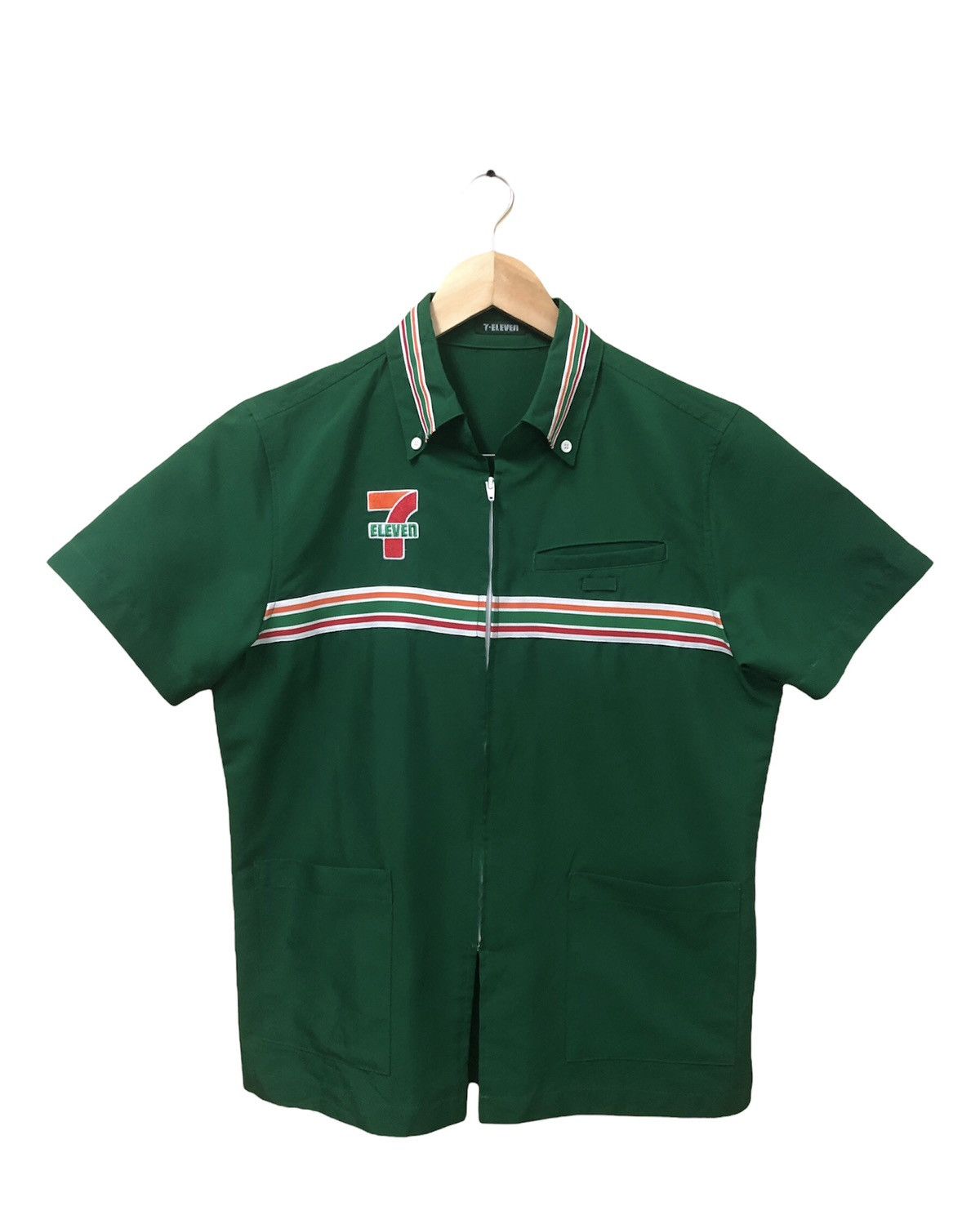 Japanese Brand Vintage 7 Eleven Apperall Short Sleeve Zipper Shirt Size US M / EU 48-50 / 2 - 1 Thumbnail