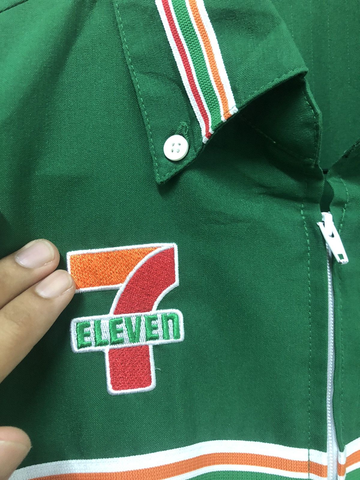 Japanese Brand Vintage 7 Eleven Apperall Short Sleeve Zipper Shirt Size US M / EU 48-50 / 2 - 9 Thumbnail