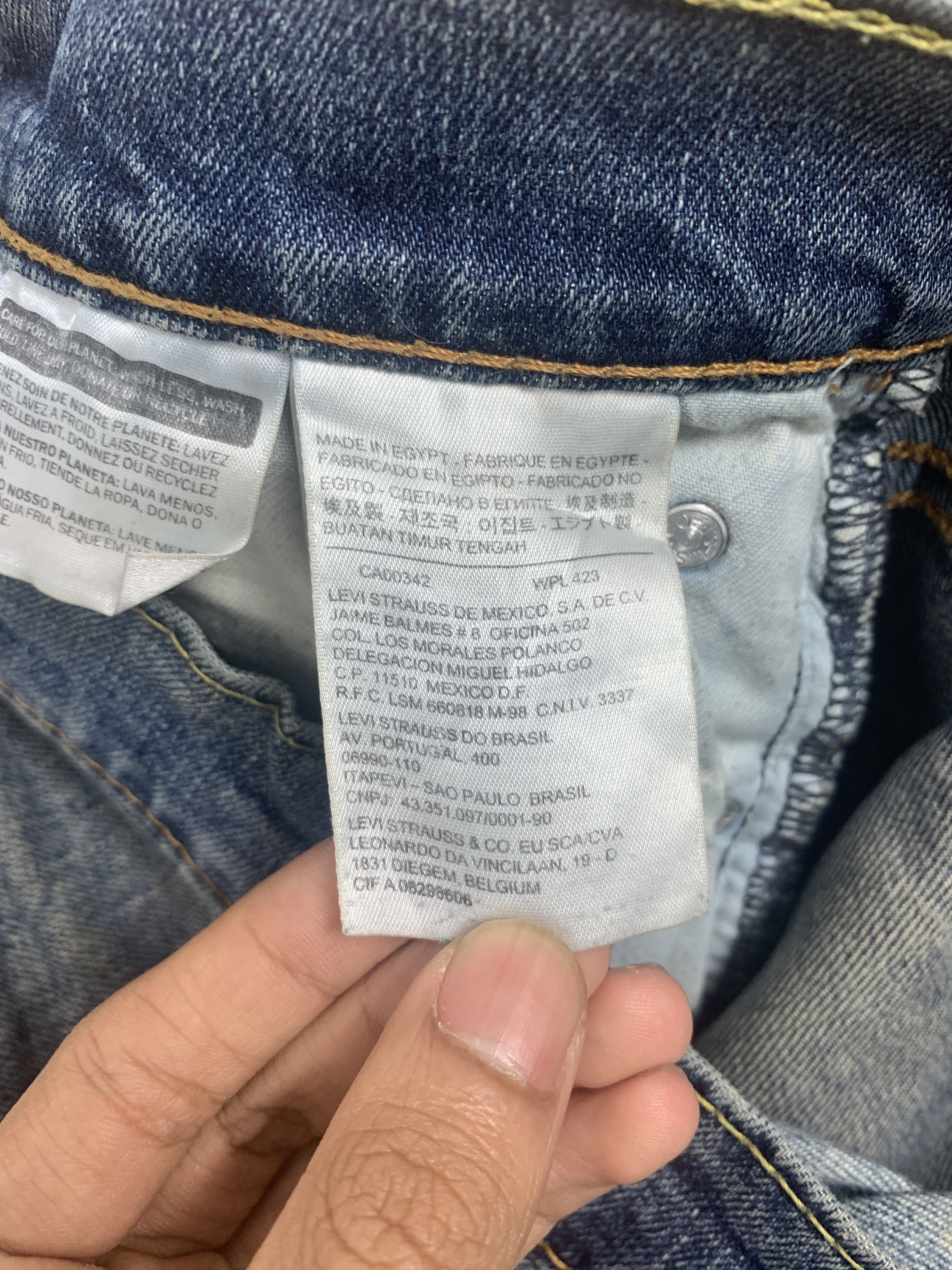 Levi's Vintage Levis 511 Slim Fit Faded Blue Jeans Size US 30 / EU 46 - 15 Thumbnail