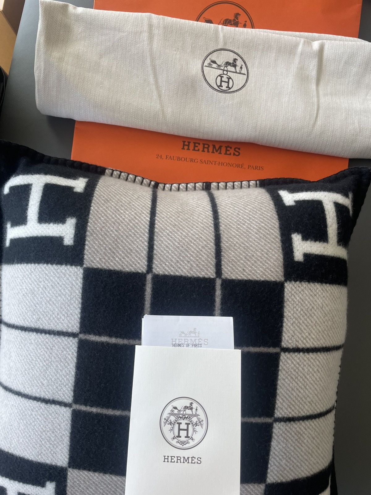 Hermes Iconic Brand New Limited Edition Avalon Cashmere Pillow Size ONE SIZE - 15 Thumbnail