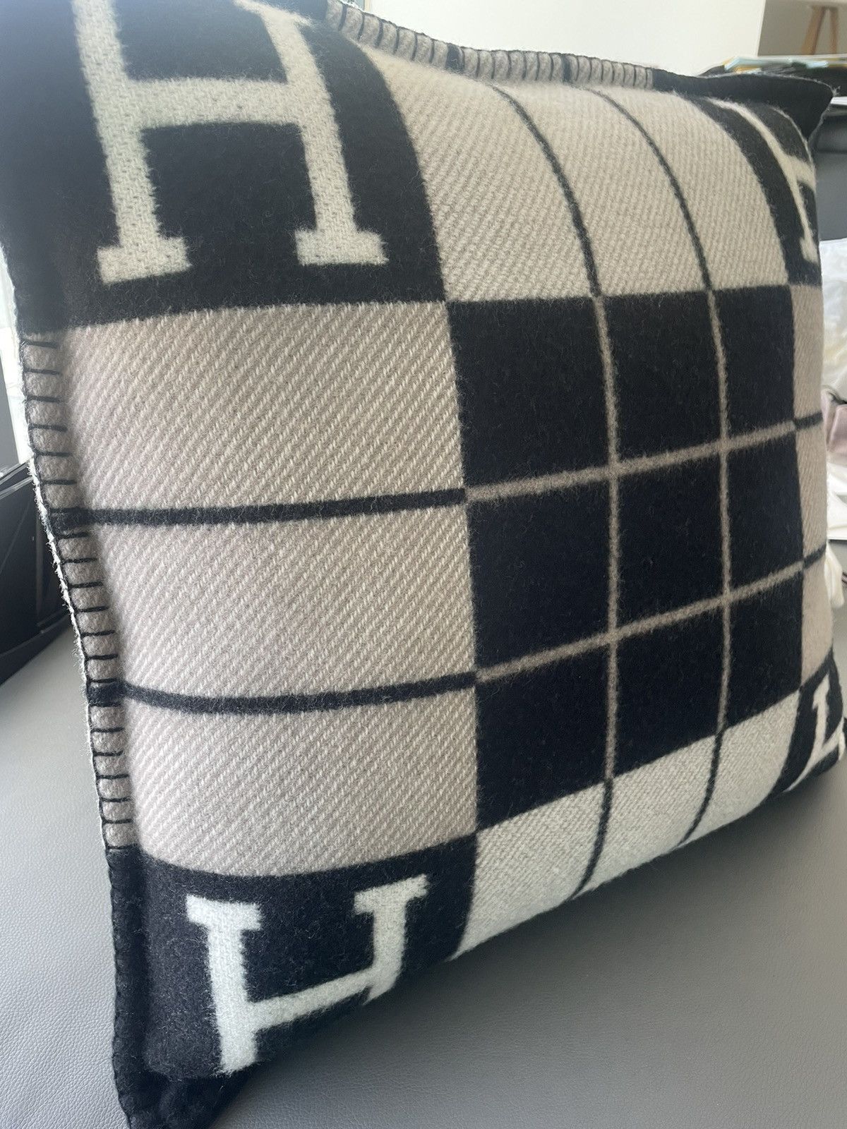 Hermes Iconic Brand New Limited Edition Avalon Cashmere Pillow Size ONE SIZE - 11 Thumbnail