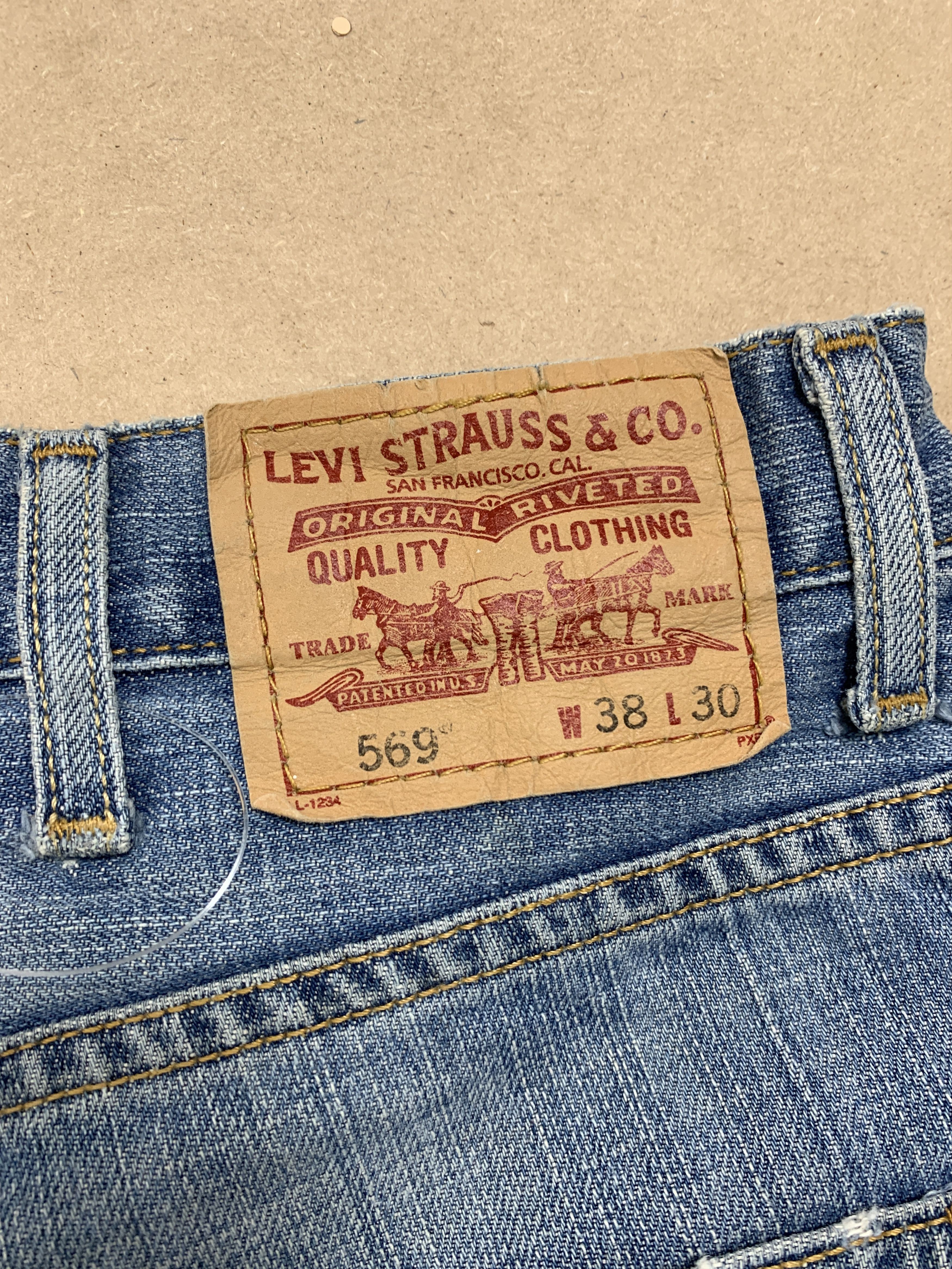 Levi's Vintage LEVI'S 569 Straight Cut Painter Faded Jeans P0183 Size US 38 / EU 54 - 14 Thumbnail