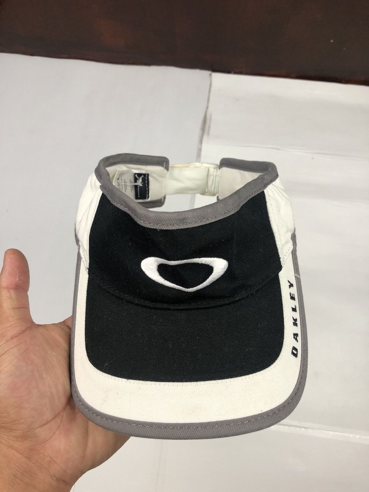 Vintage Oakley Golf Hat Size ONE SIZE - 1 Thumbnail