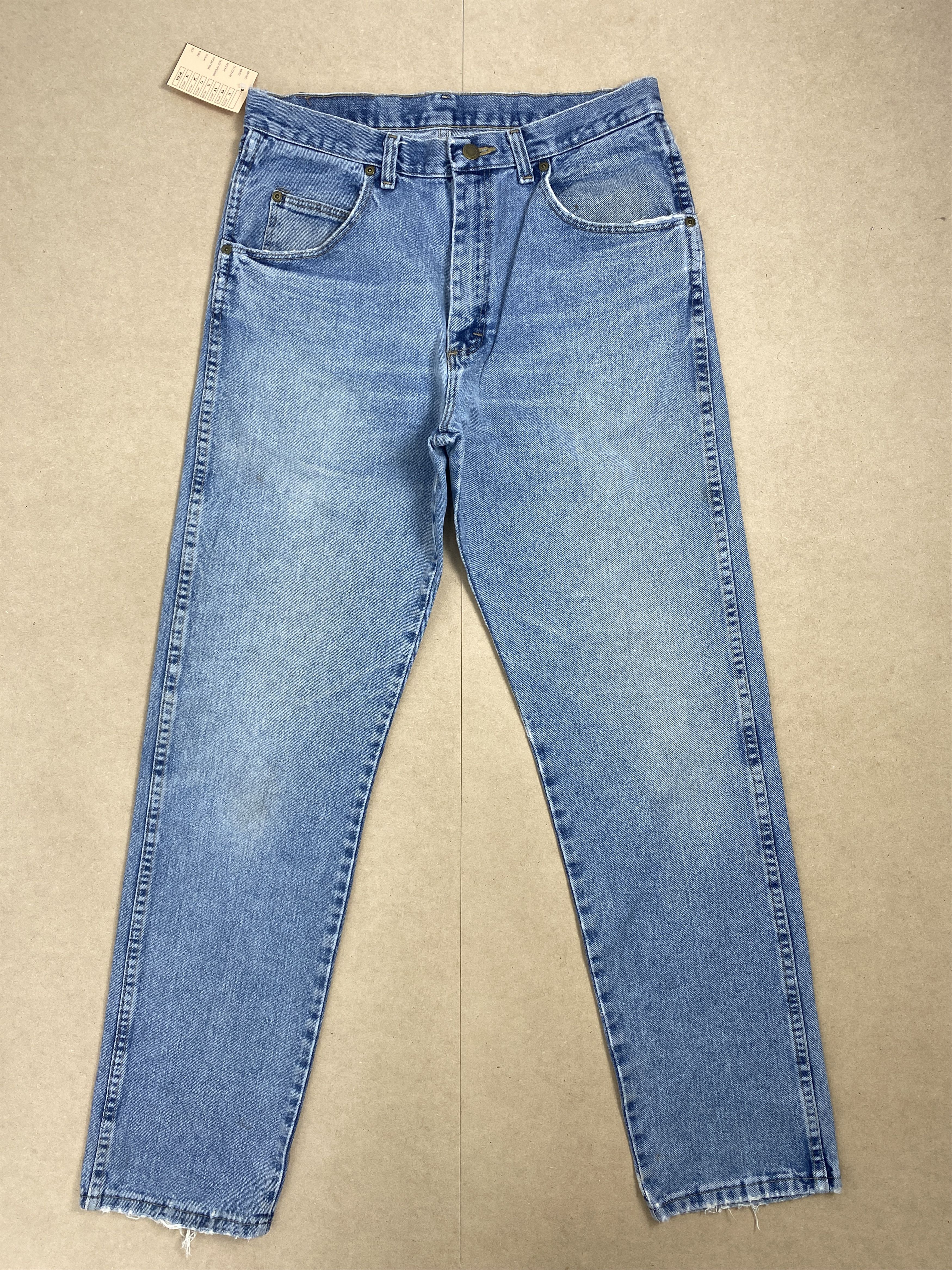 Vintage Vintage 90s WRANGLER Distressed Faded Light Wash Jeans Size US 31 - 1 Thumbnail
