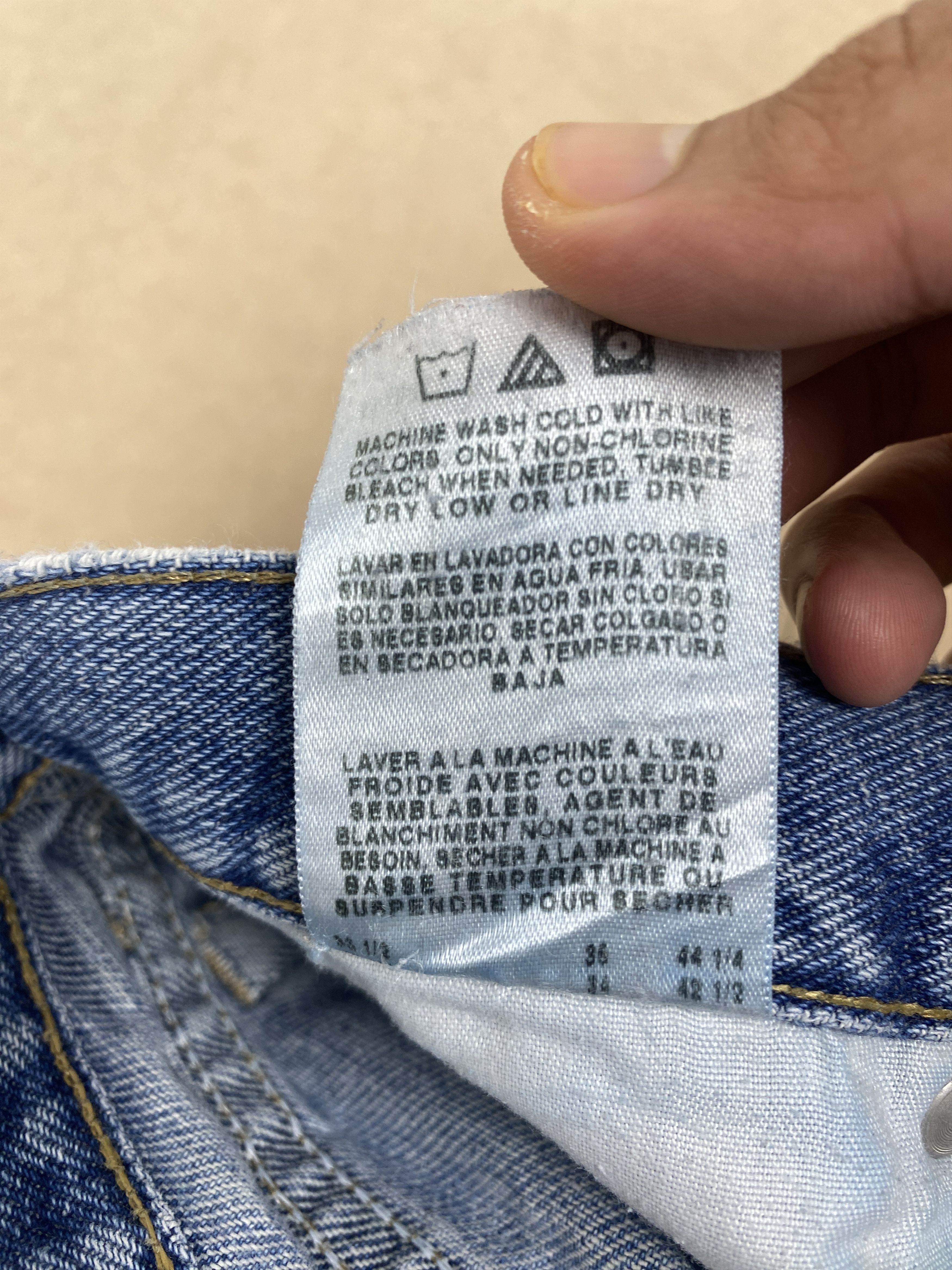 Vintage Vintage 90s WRANGLER Distressed Faded Light Wash Jeans Size US 31 - 10 Thumbnail
