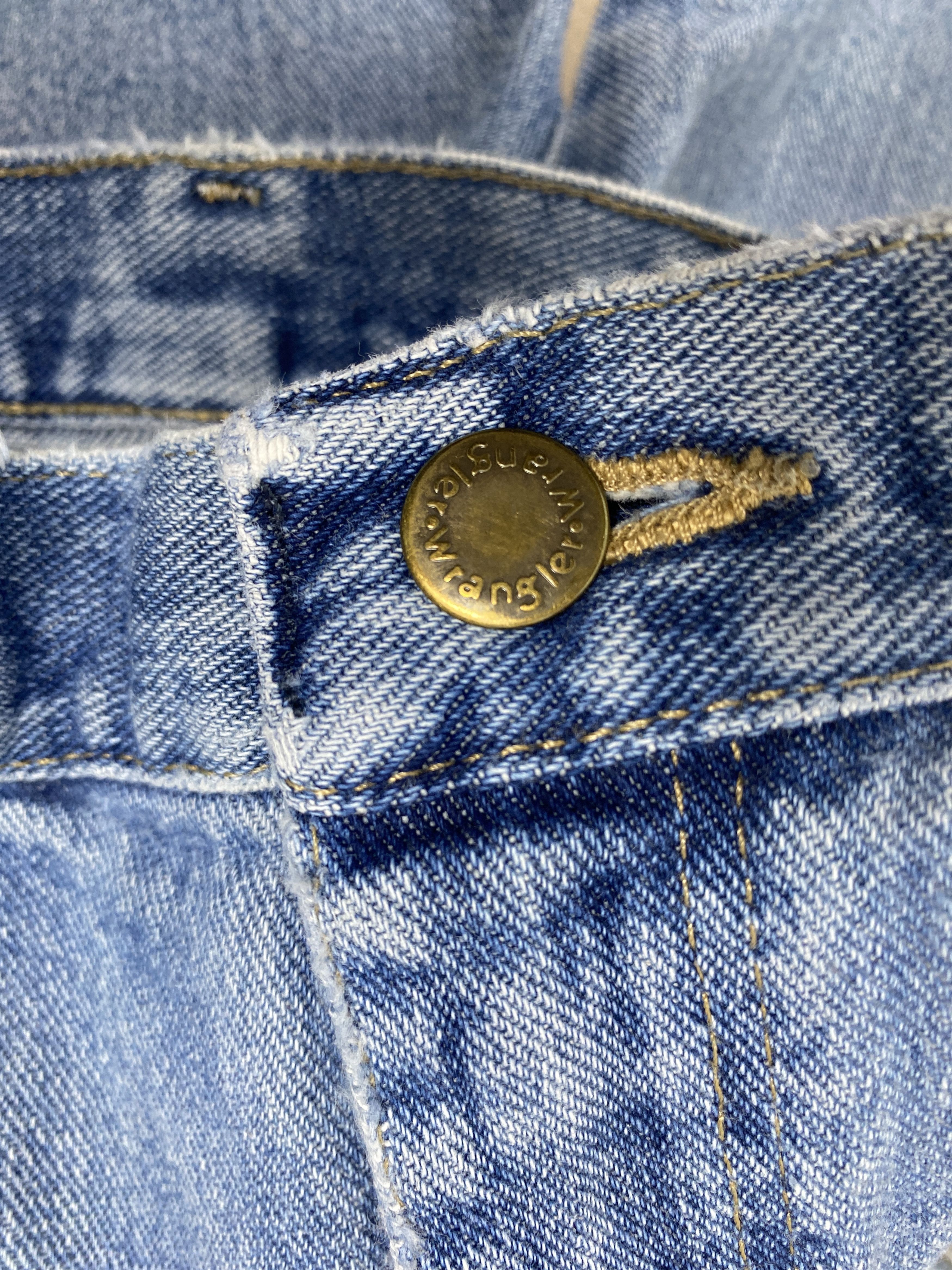 Vintage Vintage 90s WRANGLER Distressed Faded Light Wash Jeans Size US 31 - 12 Thumbnail