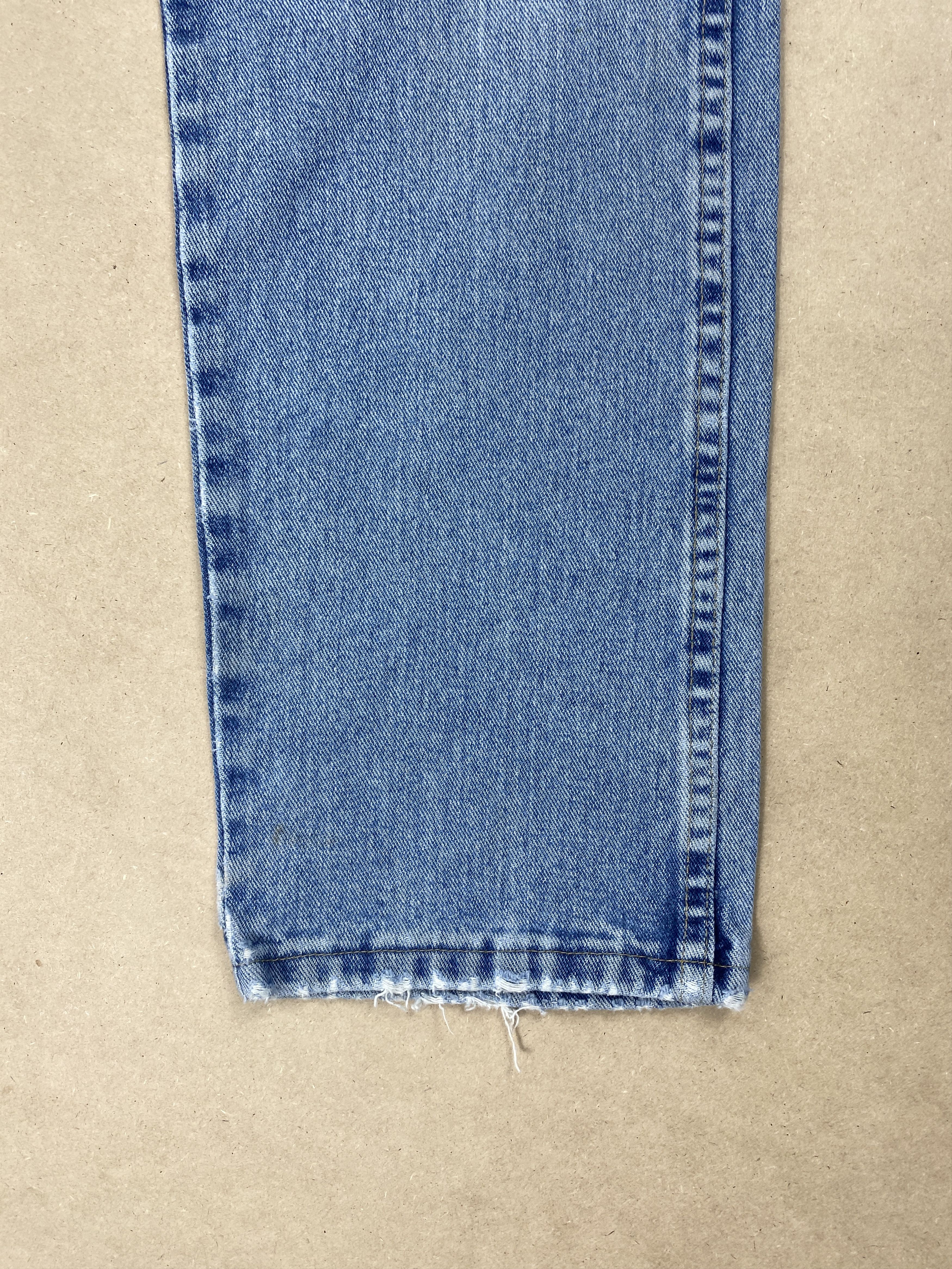 Vintage Vintage 90s WRANGLER Distressed Faded Light Wash Jeans Size US 31 - 3 Thumbnail